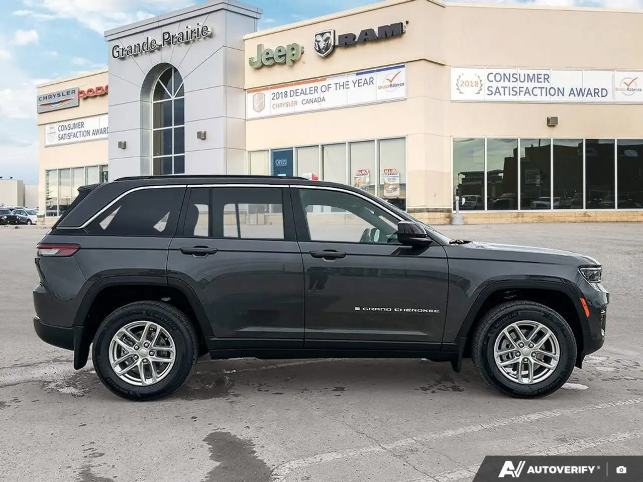 Jeep Grand Cherokee снимка Jeep Grand Cherokee