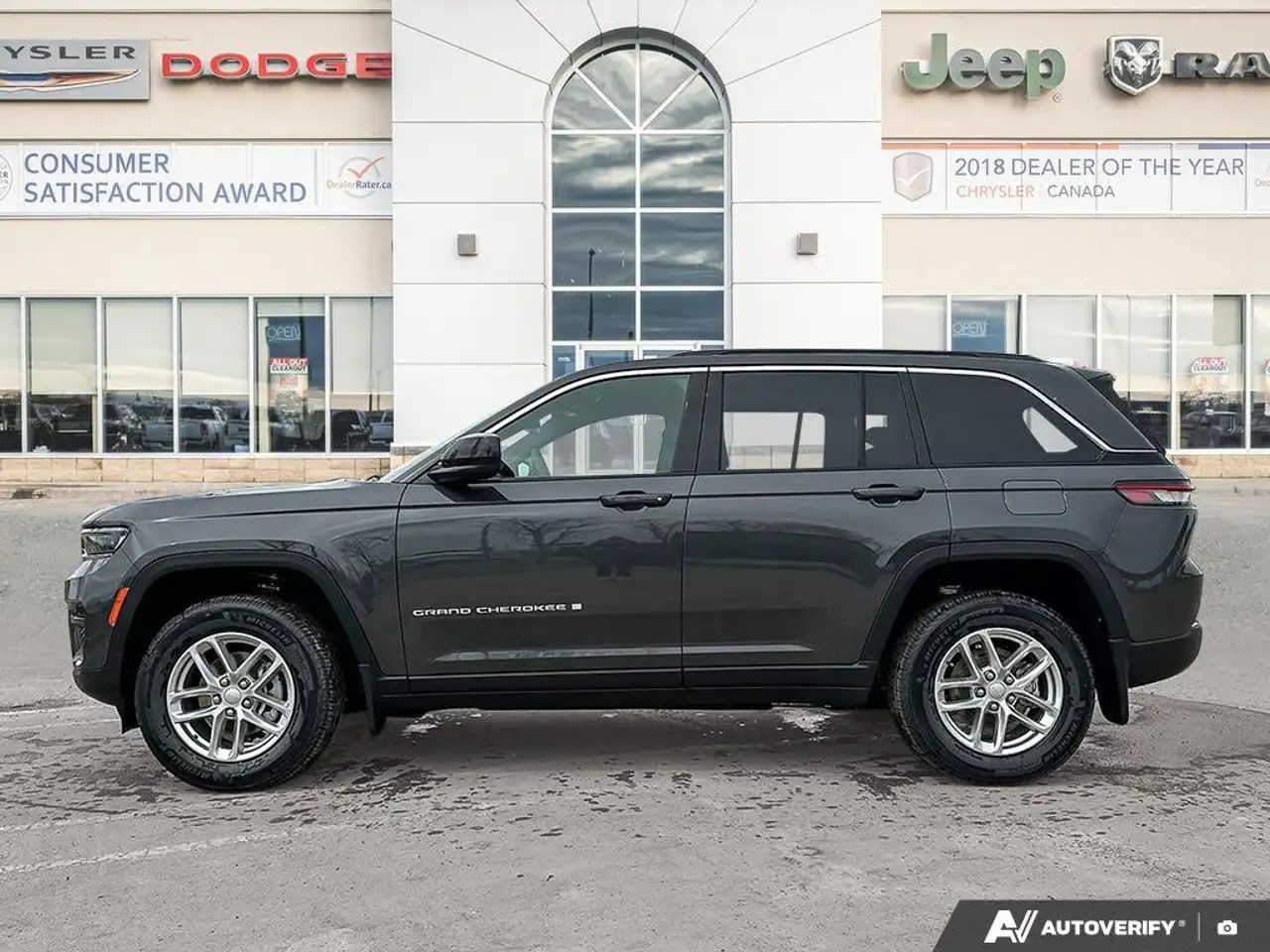 Jeep Grand Cherokee снимка Jeep Grand Cherokee
