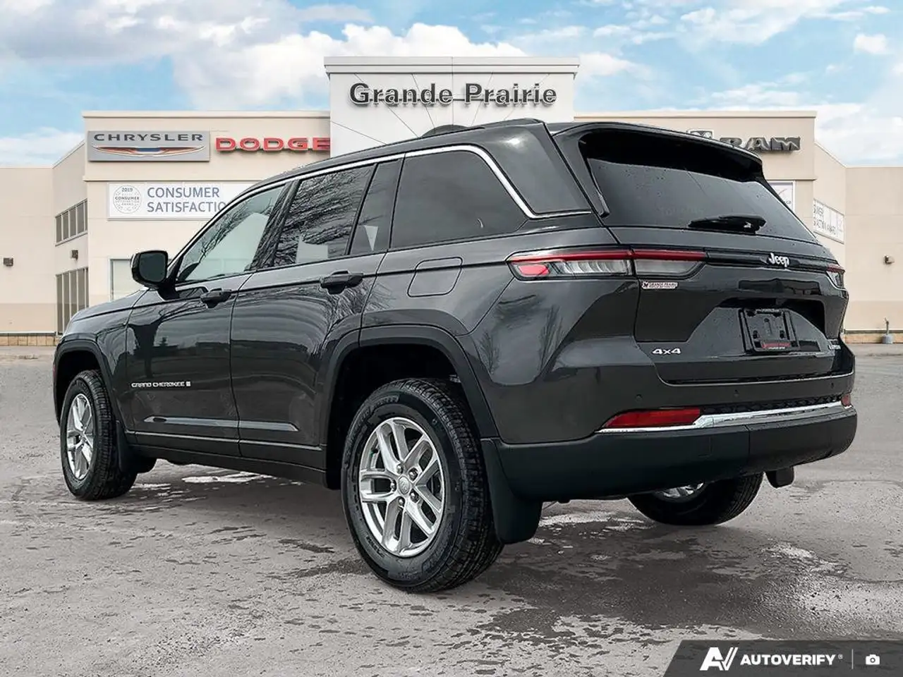 Jeep Grand Cherokee снимка Jeep Grand Cherokee