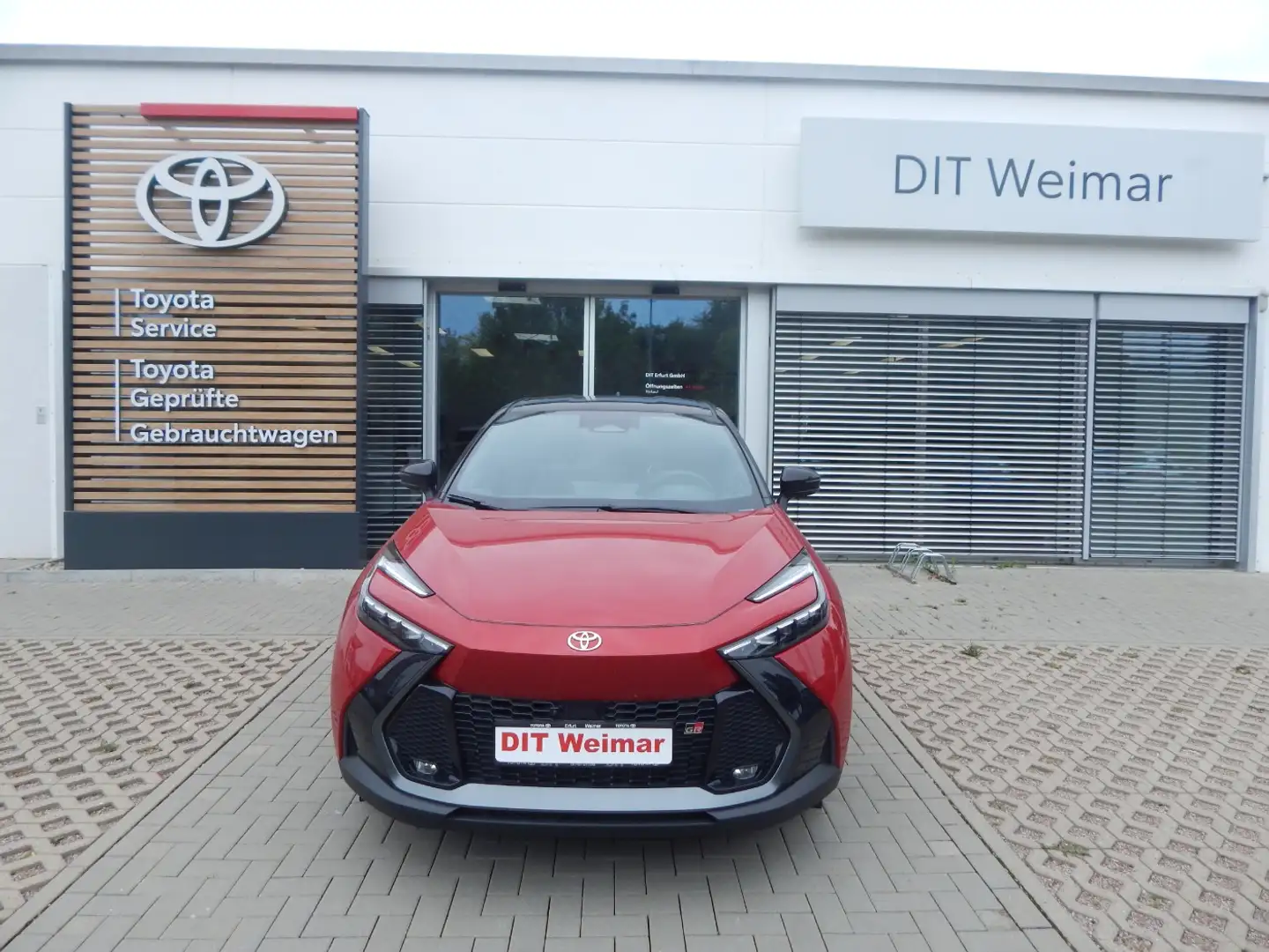 Toyota C-HR 2,0-l-VVT-i Hybrid 4x4 GR Sport Premiere Rood - 2