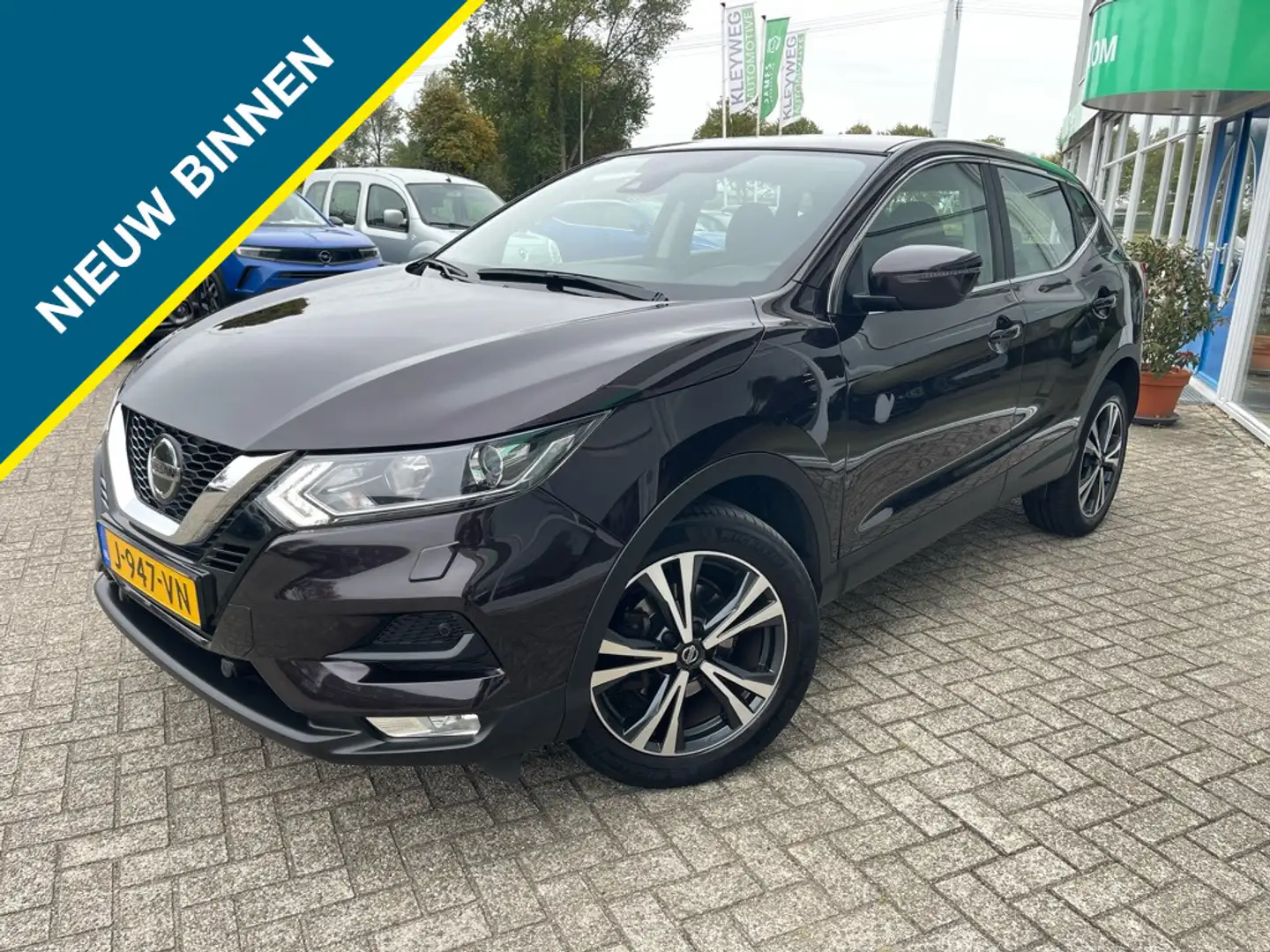 Nissan Qashqai 1.3 DIG-T Acenta, Aut, Nav, Carplay, Stoelverwarmi Mauve - 1