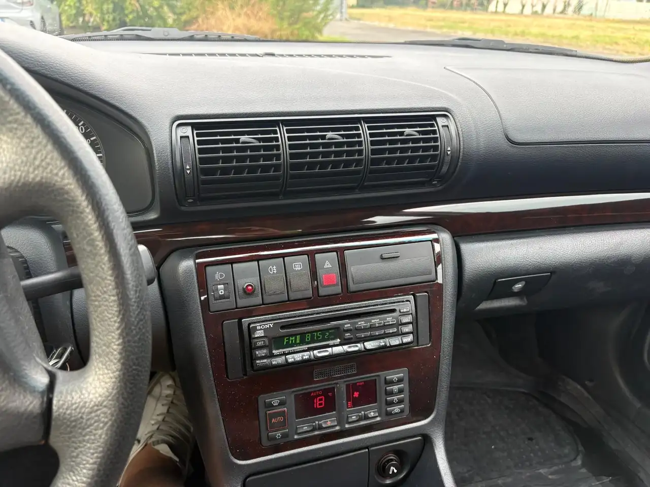Audi A4 1.6, foto 4
