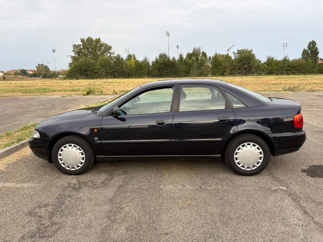Audi A4 1.6, foto 5