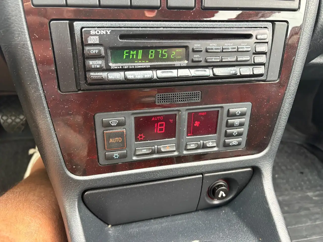 Audi A4 1.6, foto 3