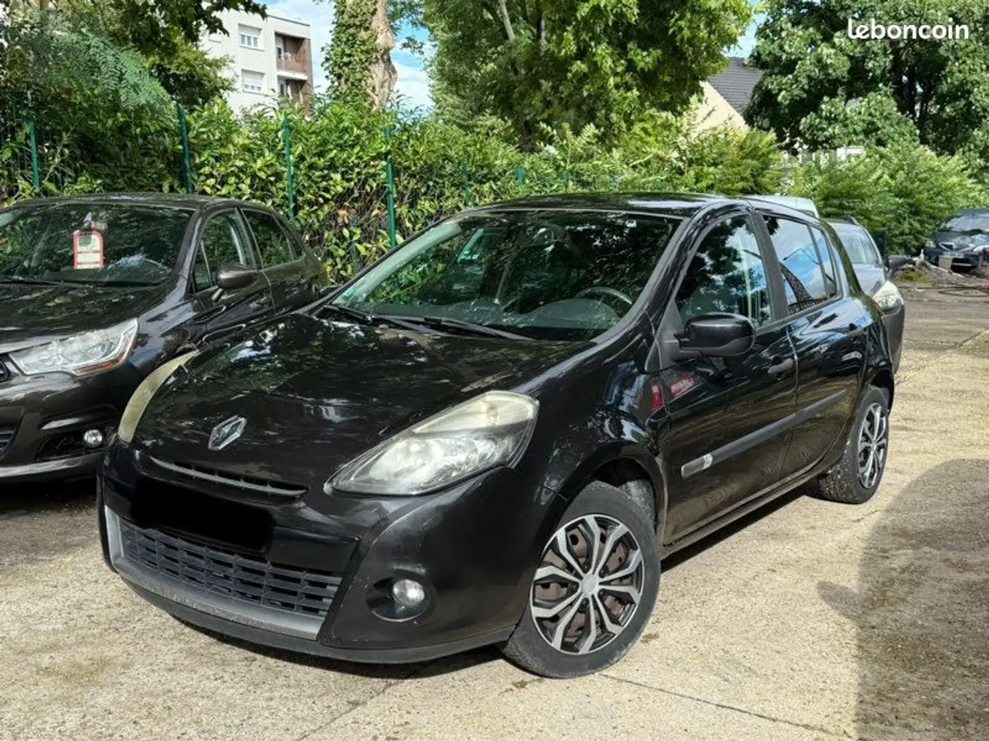 Renault Clio 3 1.5 dCi 75CV Phase 2 Année 11-2011 CT OK à 2690  Noir - 1