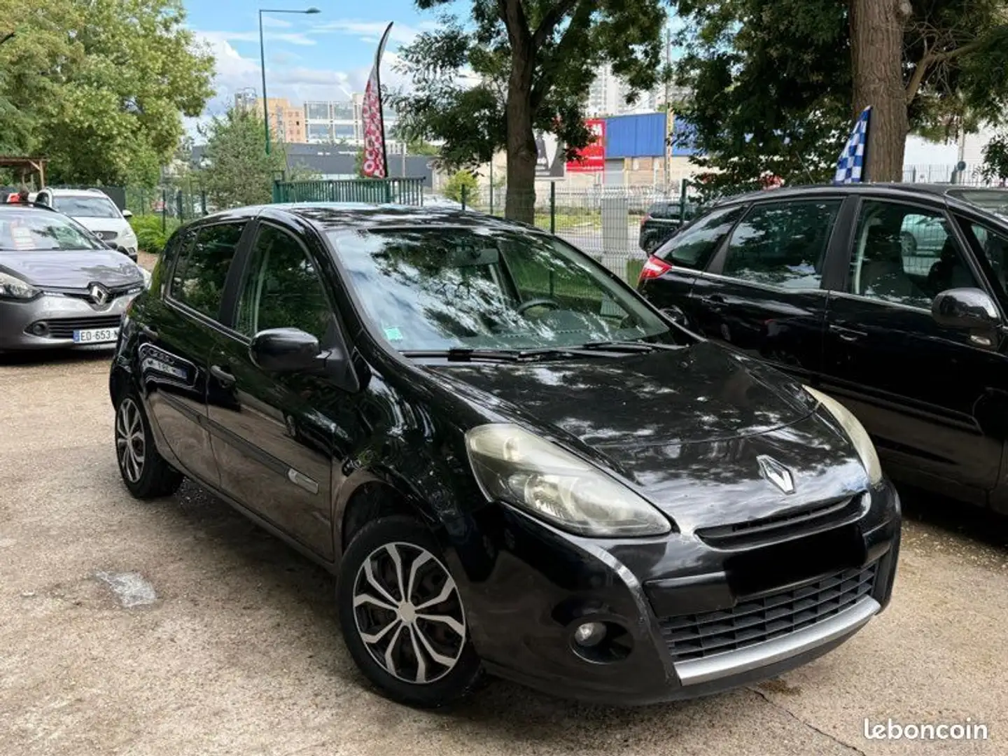 Renault Clio 3 1.5 dCi 75CV Phase 2 Année 11-2011 CT OK à 2690  Noir - 2