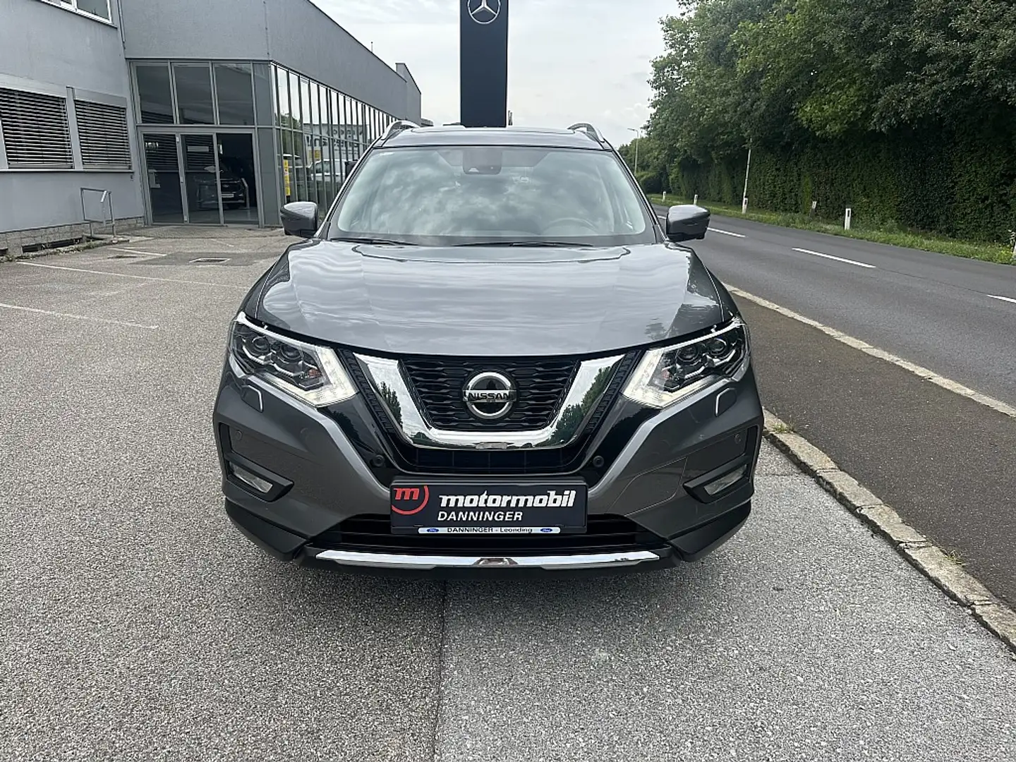 Nissan X-Trail X-TRAIL 1,3 DIG-T N-Connecta Aut. Grau - 1