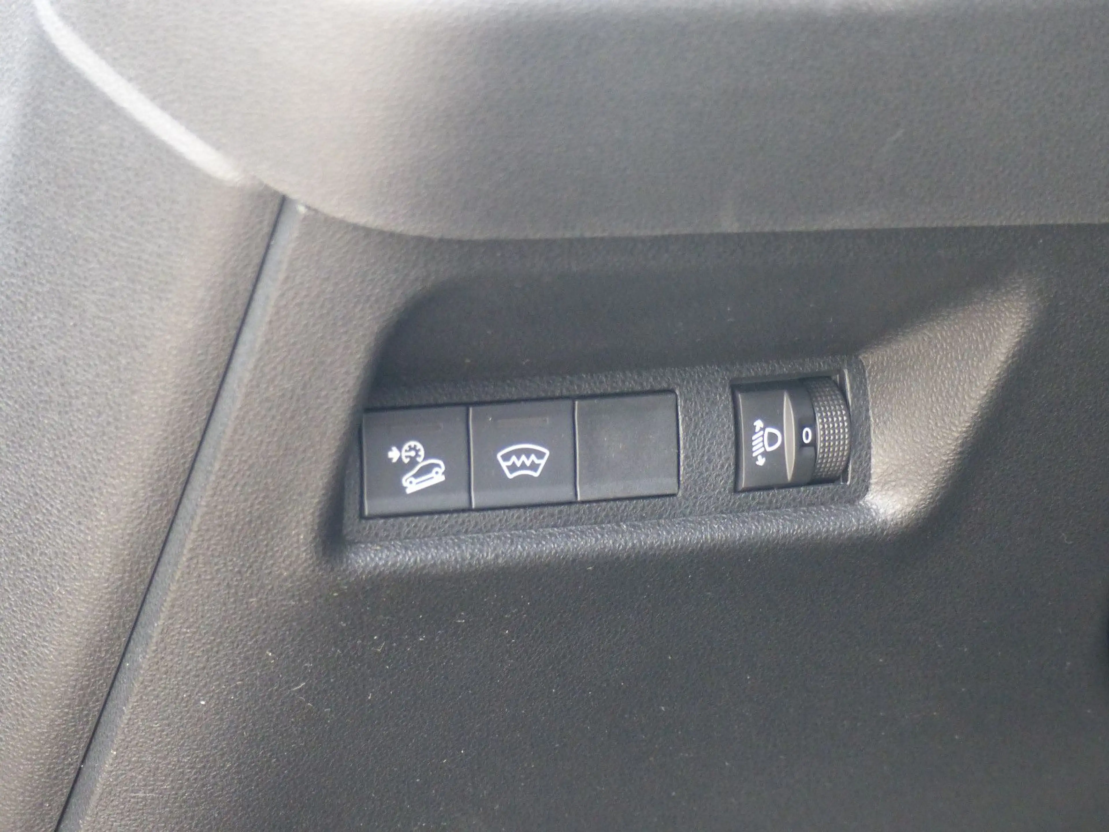 Jeep Avenger Summit Mild-Hybrid — photo 15