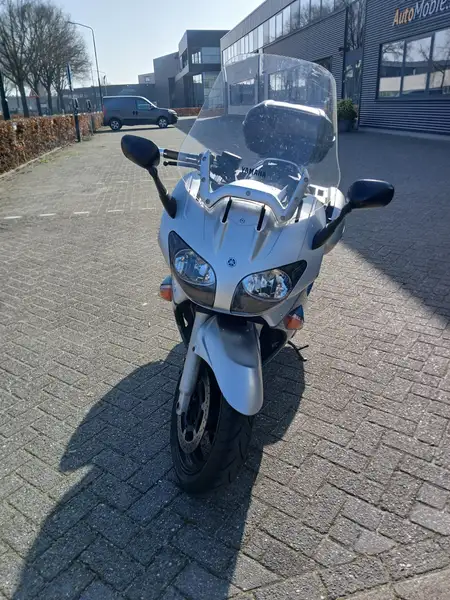 Yamaha FJR 1300 - foto 3