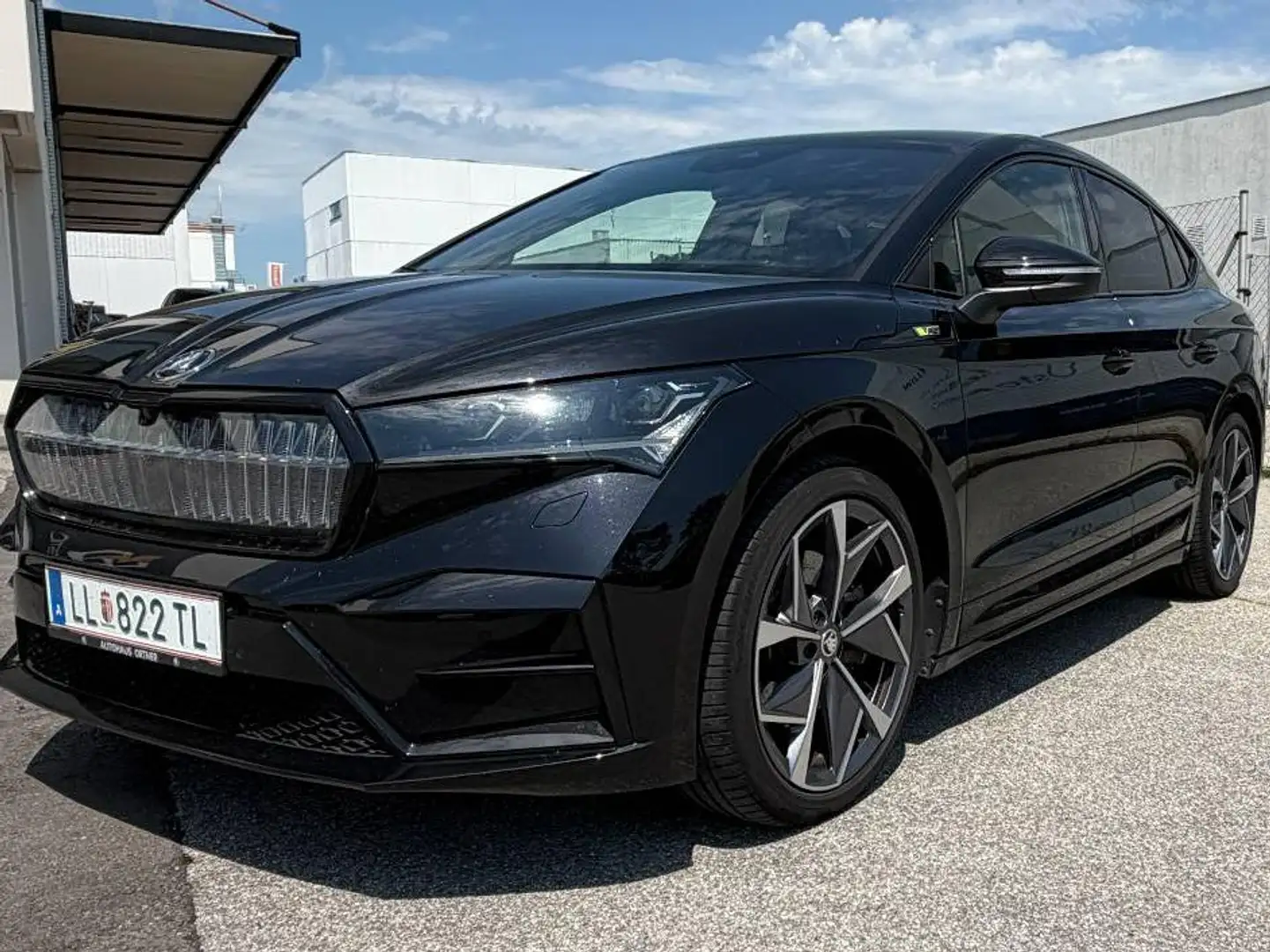 Skoda Enyaq Enyaq iV 80x 82kWh Sportline Sportline Schwarz - 2
