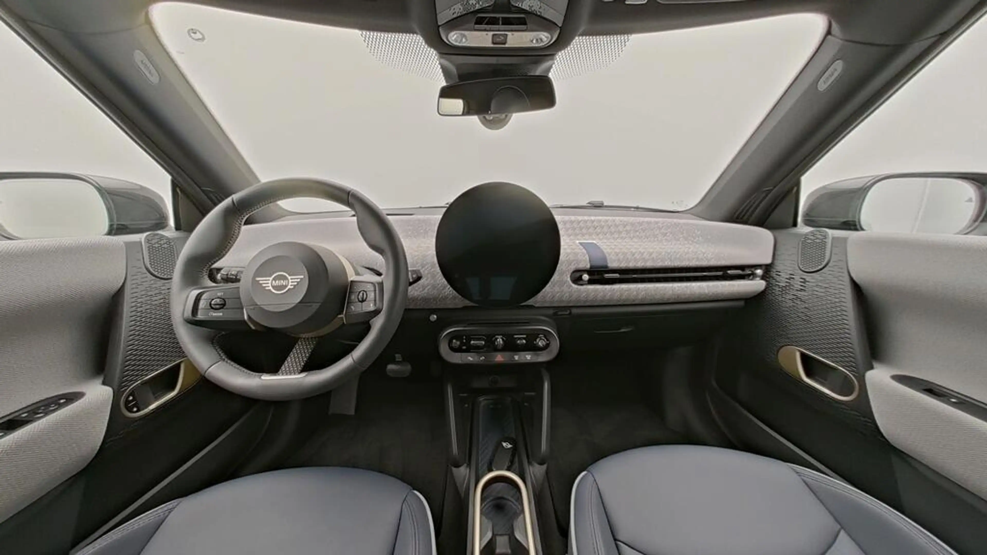 MINI Cooper E Favoured Trim — photo 14
