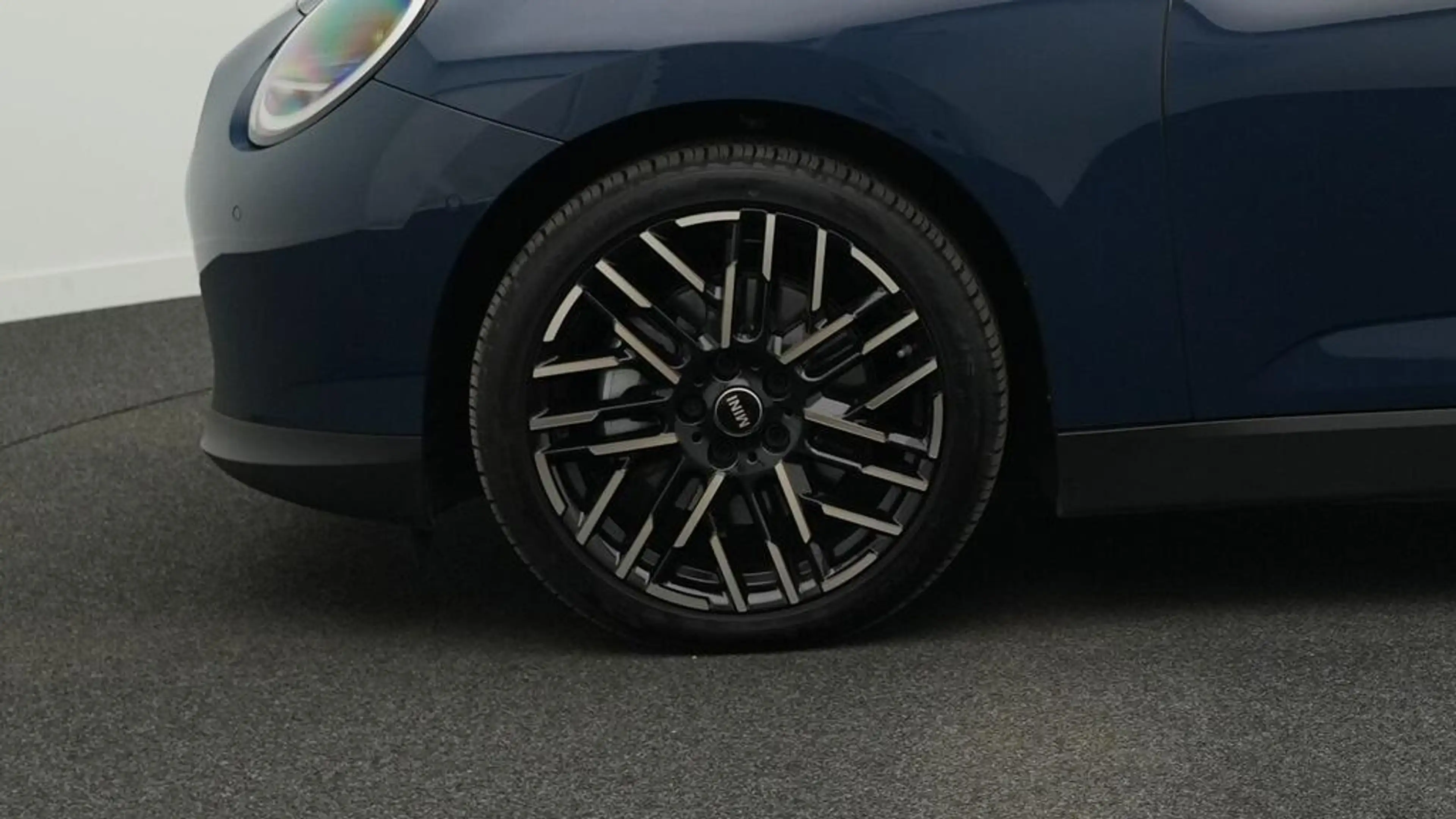 MINI Cooper E Favoured Trim — photo 10