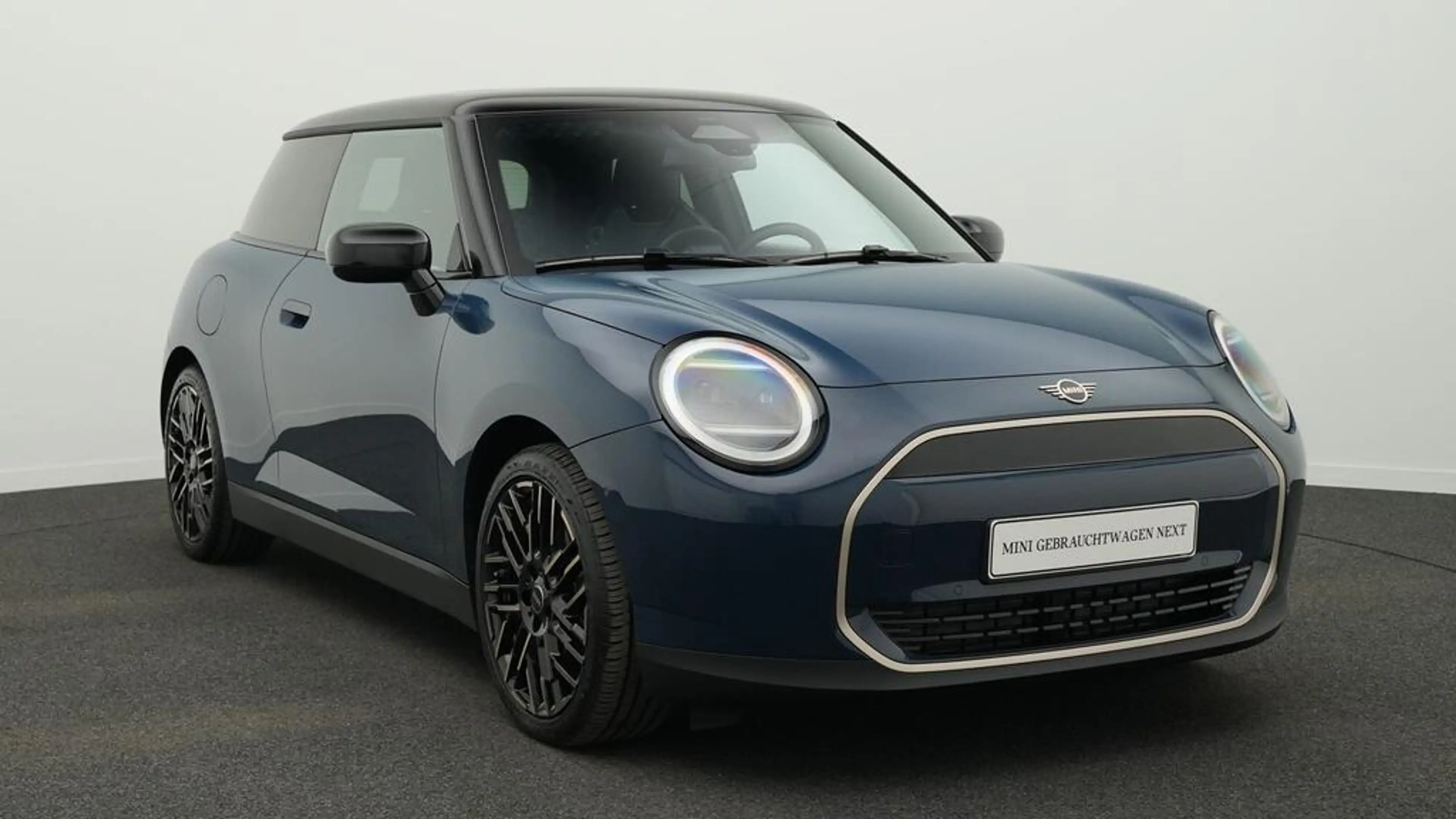 MINI Cooper E Favoured Trim — photo 15