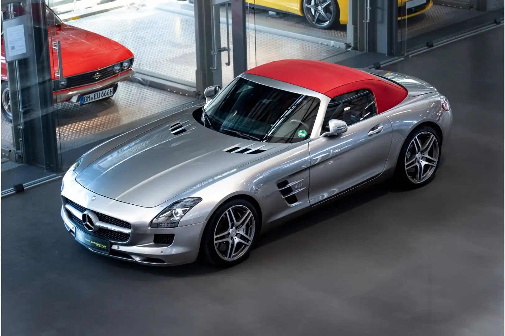 Mercedes-Benz SLS - 7.200KM Silver - 1