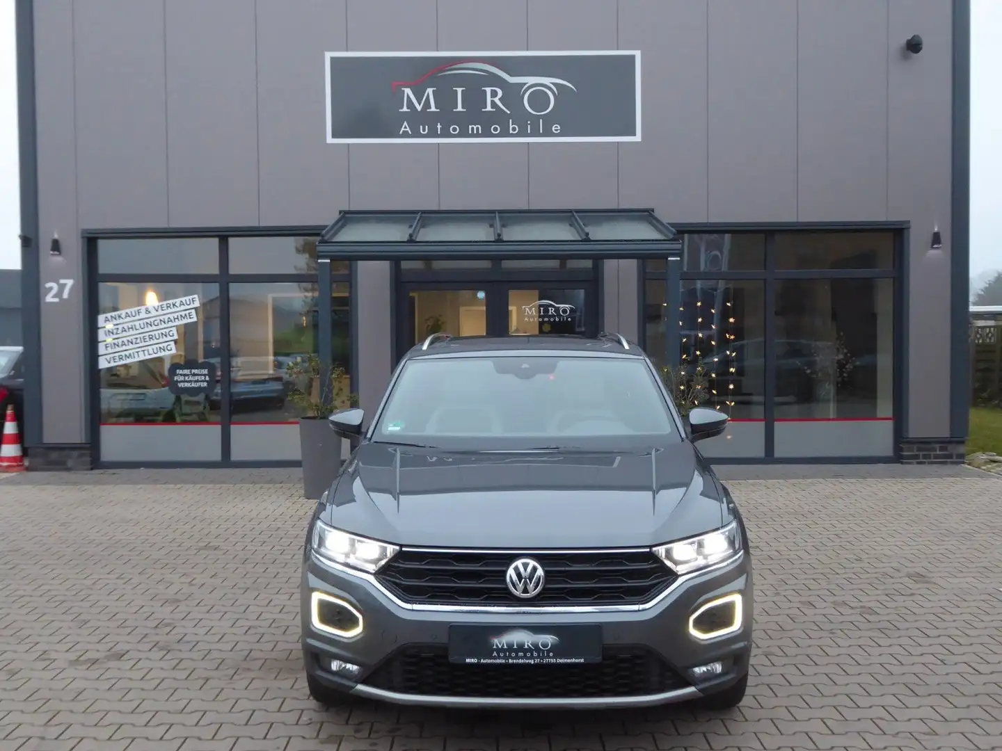 Volkswagen T-Roc Sport 4Motion/1. HAND/PANORAMER/LEDER/AHK Grau - 2