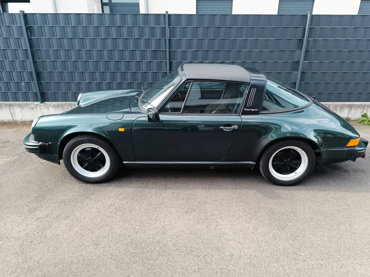 Porsche 911 CARERRA TARGA ~ OLDTIMER ~ SAMMLERZUSTAND ~ GUTACHTEN ~ SEHR GEPFLEGT ~ H-KENNZEICHEN ~ PORSCHE ZERTIFIKAT ~, foto 3