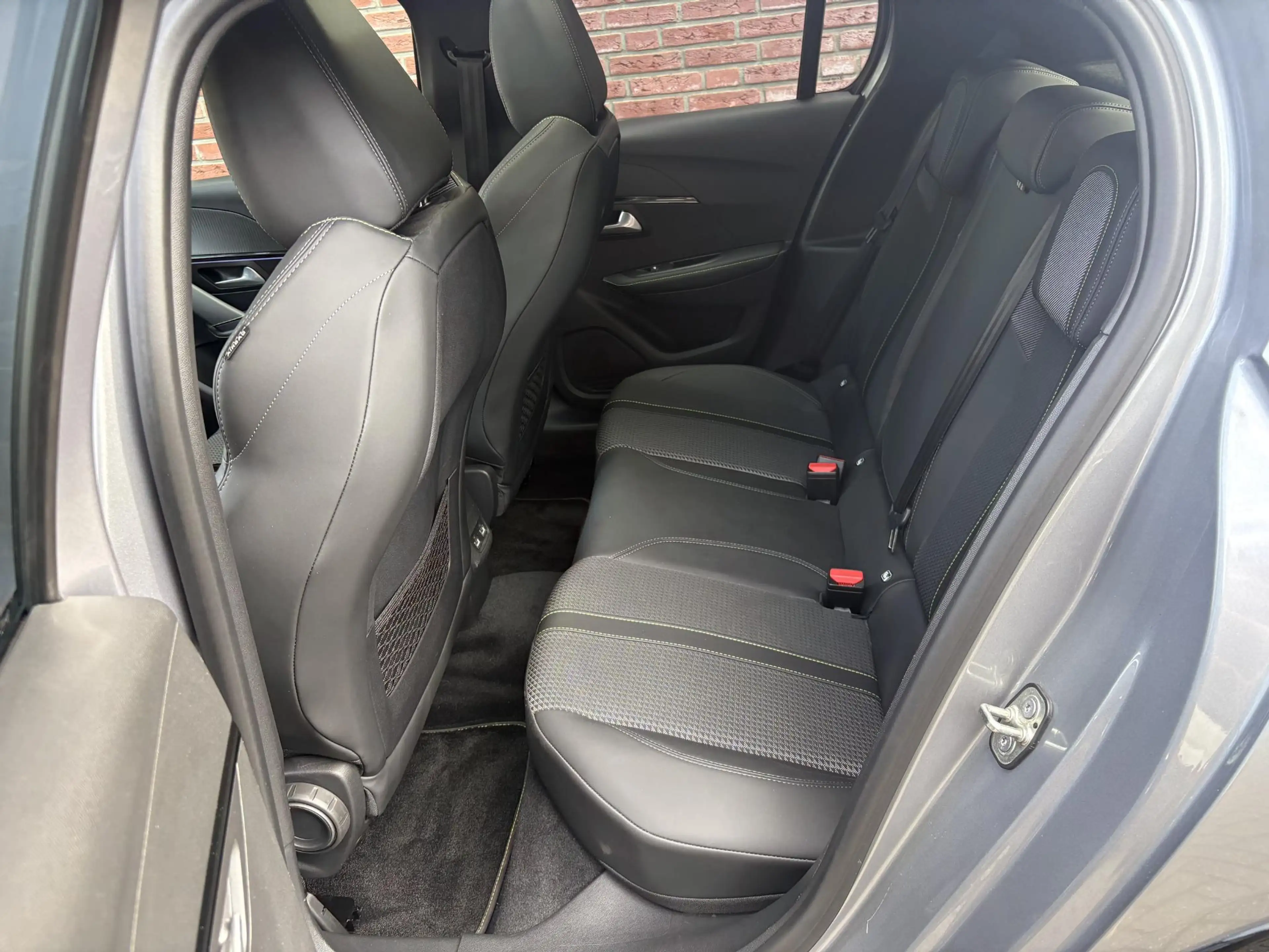 Peugeot e-208 GT EV 3-FASEN 50kWh 136pk | PANODAK | DODEHOEKBEW. — photo 10