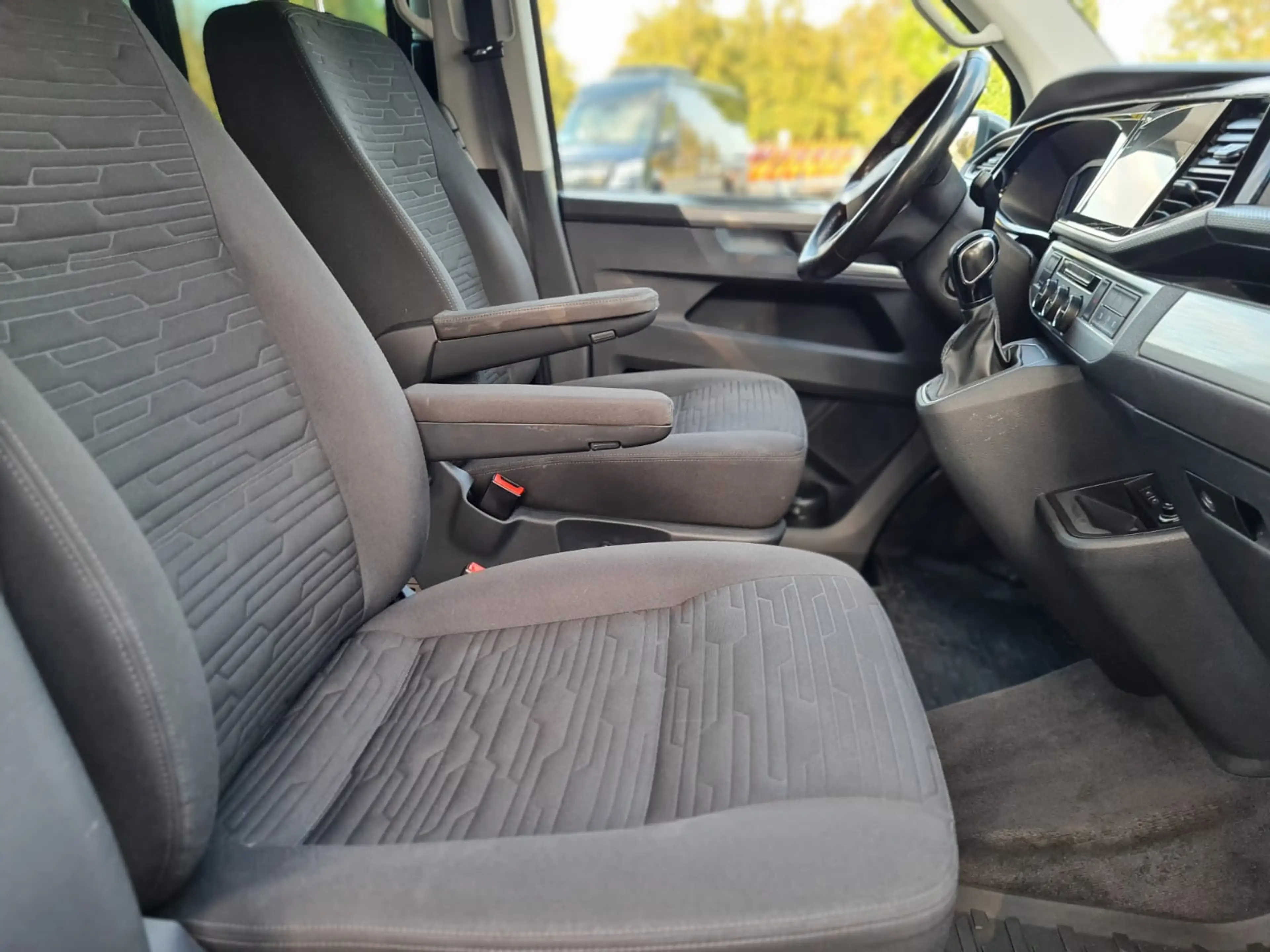 Volkswagen T6.1 Multivan FWD Comfortline *DG7 AUTOMATIK* — photo 14