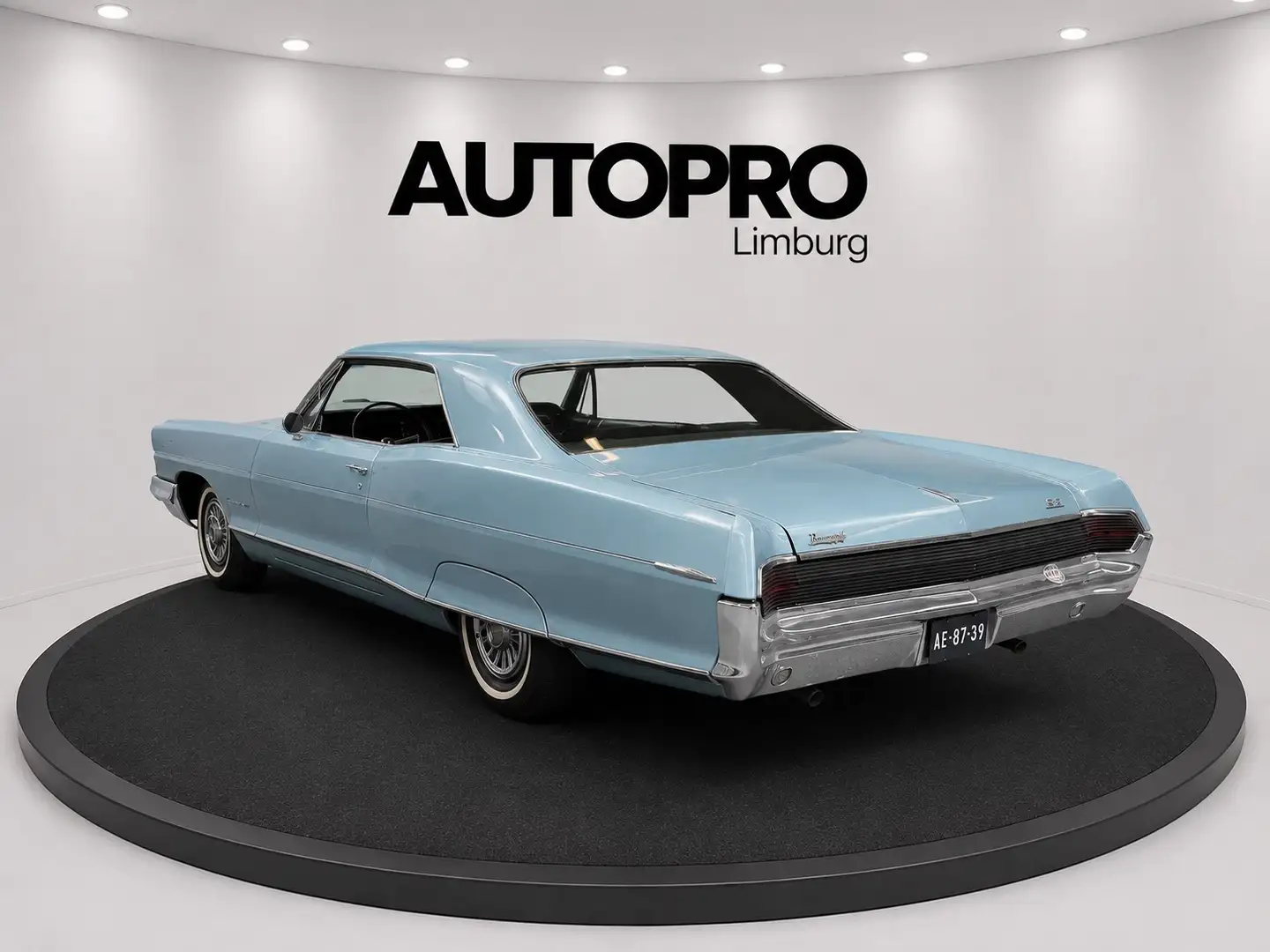 Pontiac Grand-Prix Blau - 2