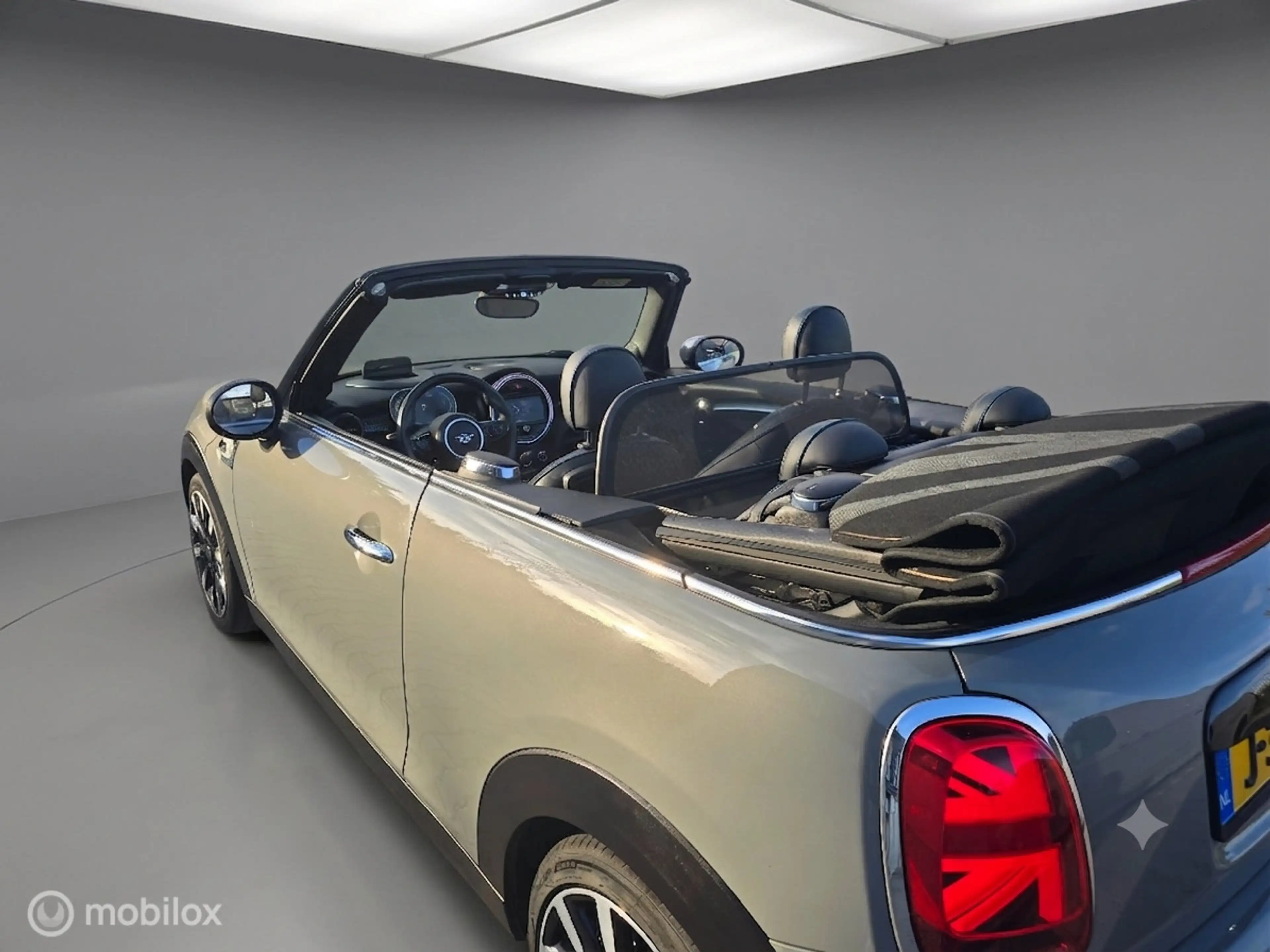 MINI Cooper S Cabrio 2.0 Hammersmith — photo 6