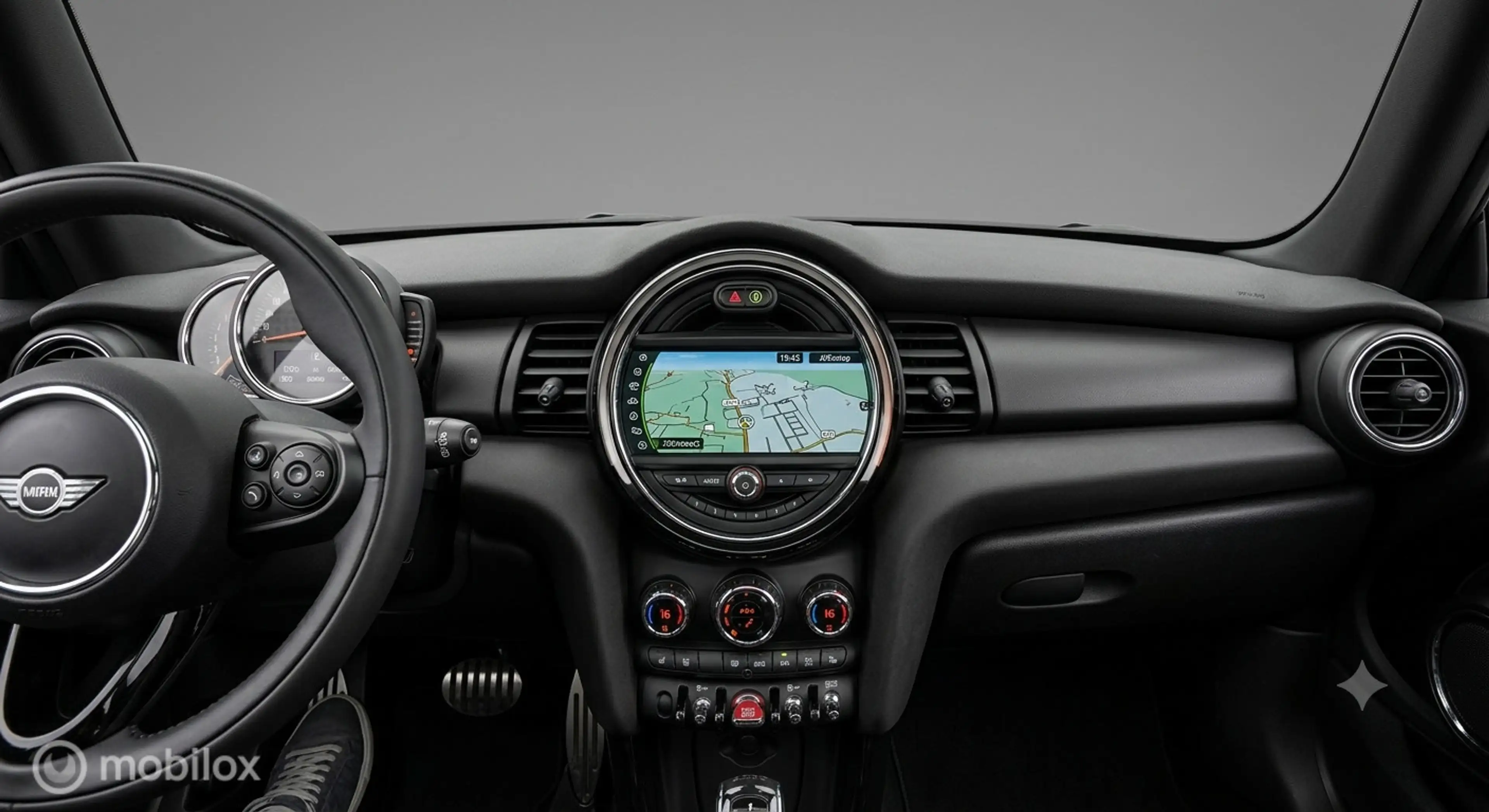 MINI Cooper S Cabrio 2.0 Hammersmith — photo 12