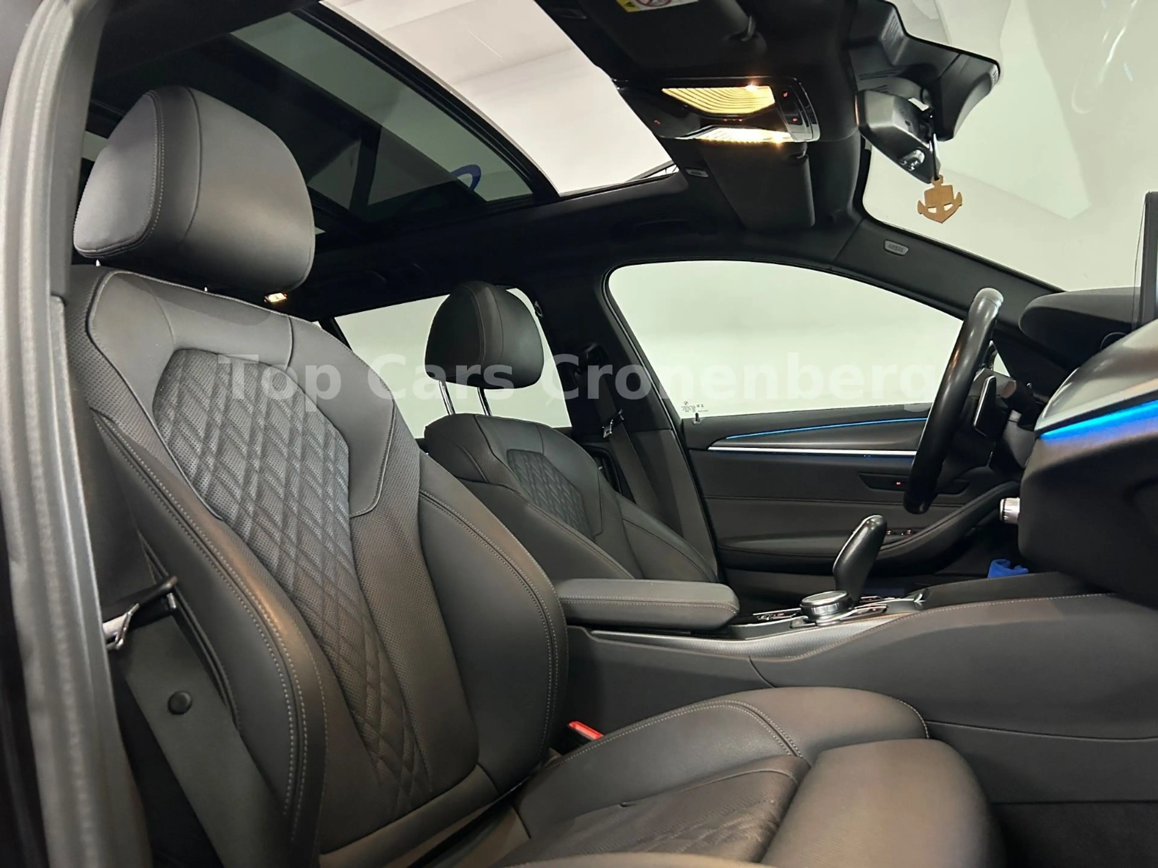BMW 530 e xDrive M Sport*Panorama*LED*HeadUp*AHK*Kam — photo 7