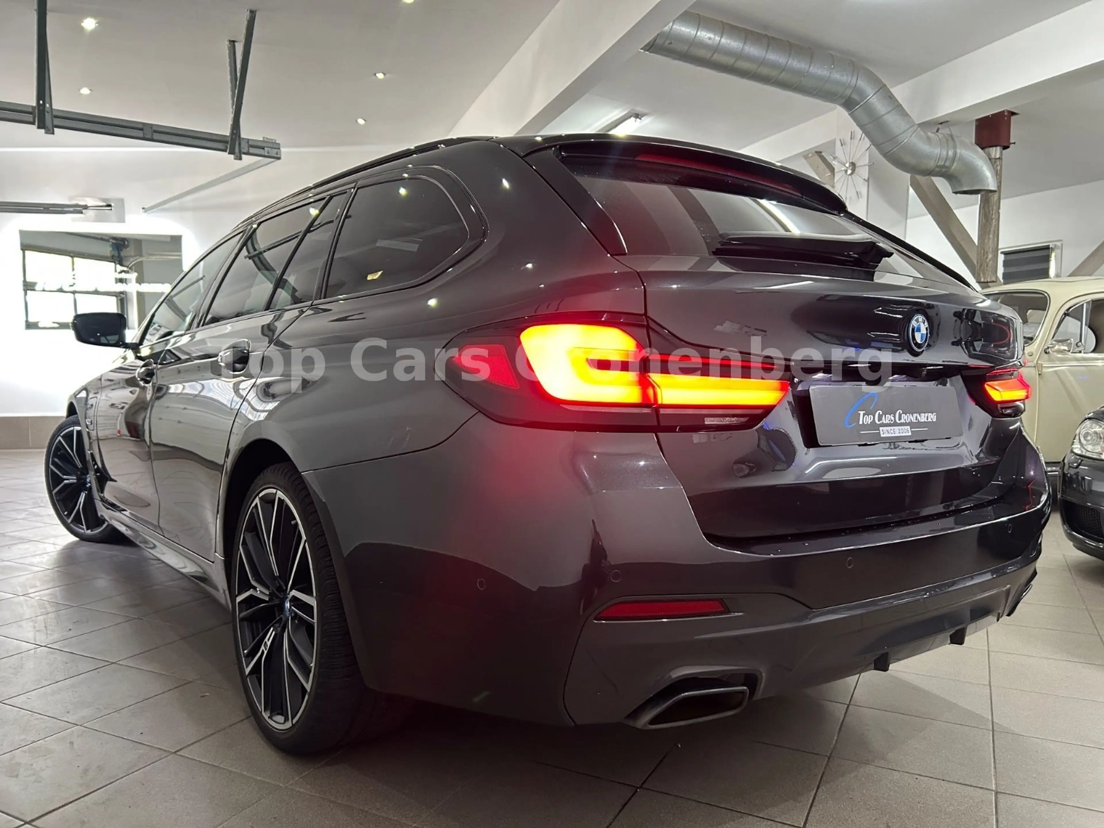 BMW 530 e xDrive M Sport*Panorama*LED*HeadUp*AHK*Kam — photo 4
