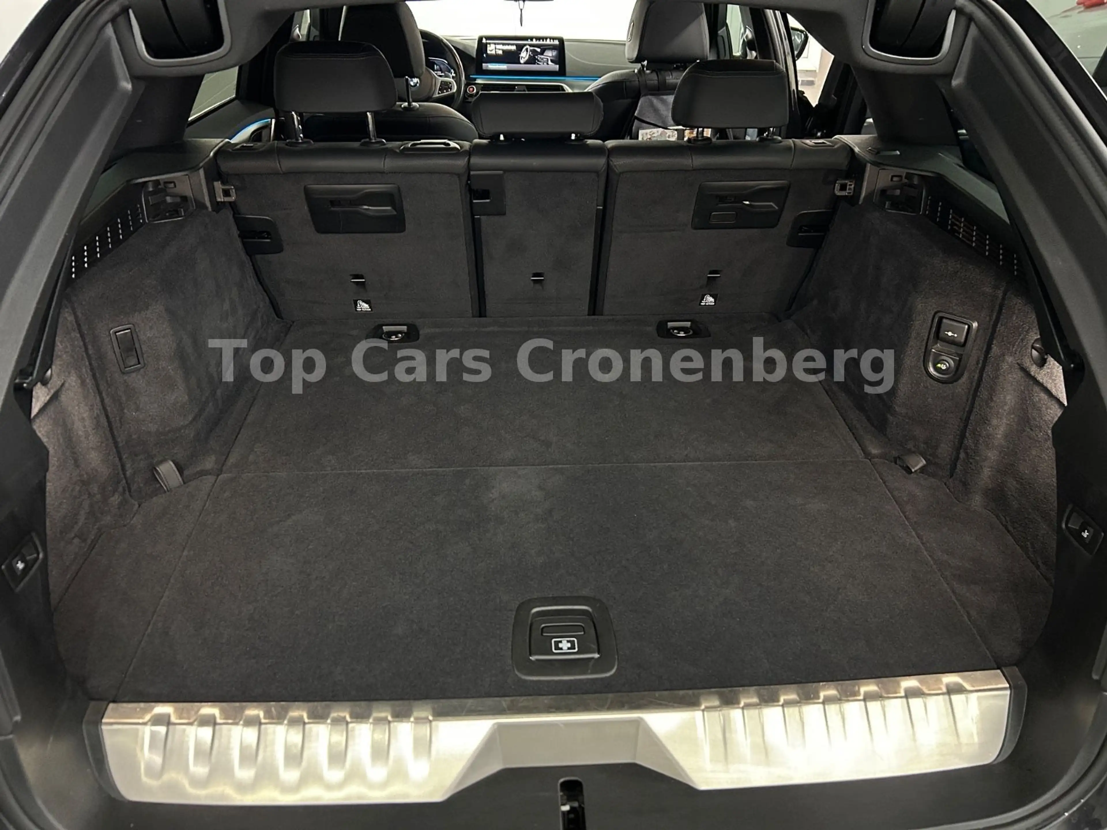 BMW 530 e xDrive M Sport*Panorama*LED*HeadUp*AHK*Kam — photo 14