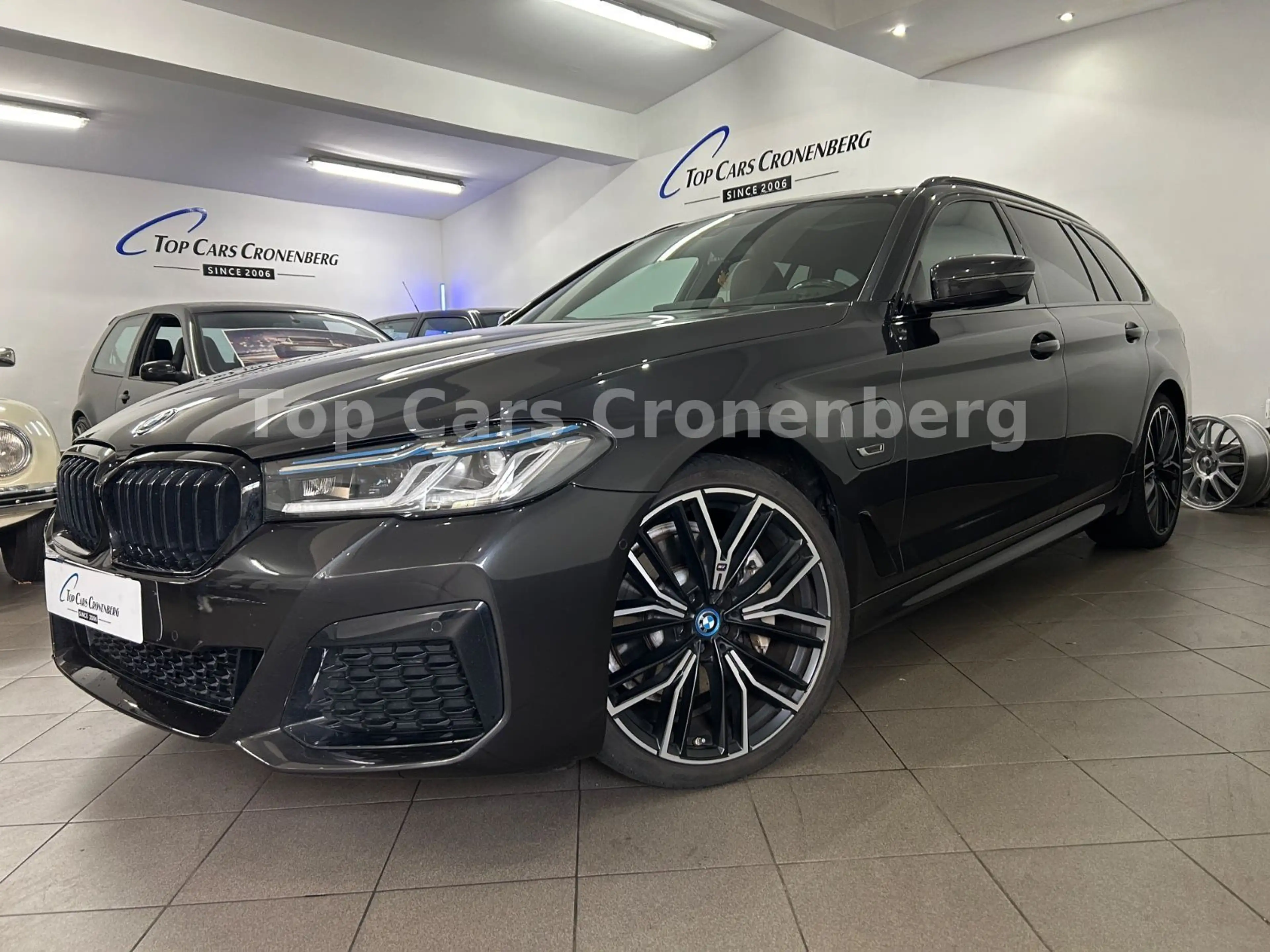 BMW 530 e xDrive M Sport*Panorama*LED*HeadUp*AHK*Kam — photo 2
