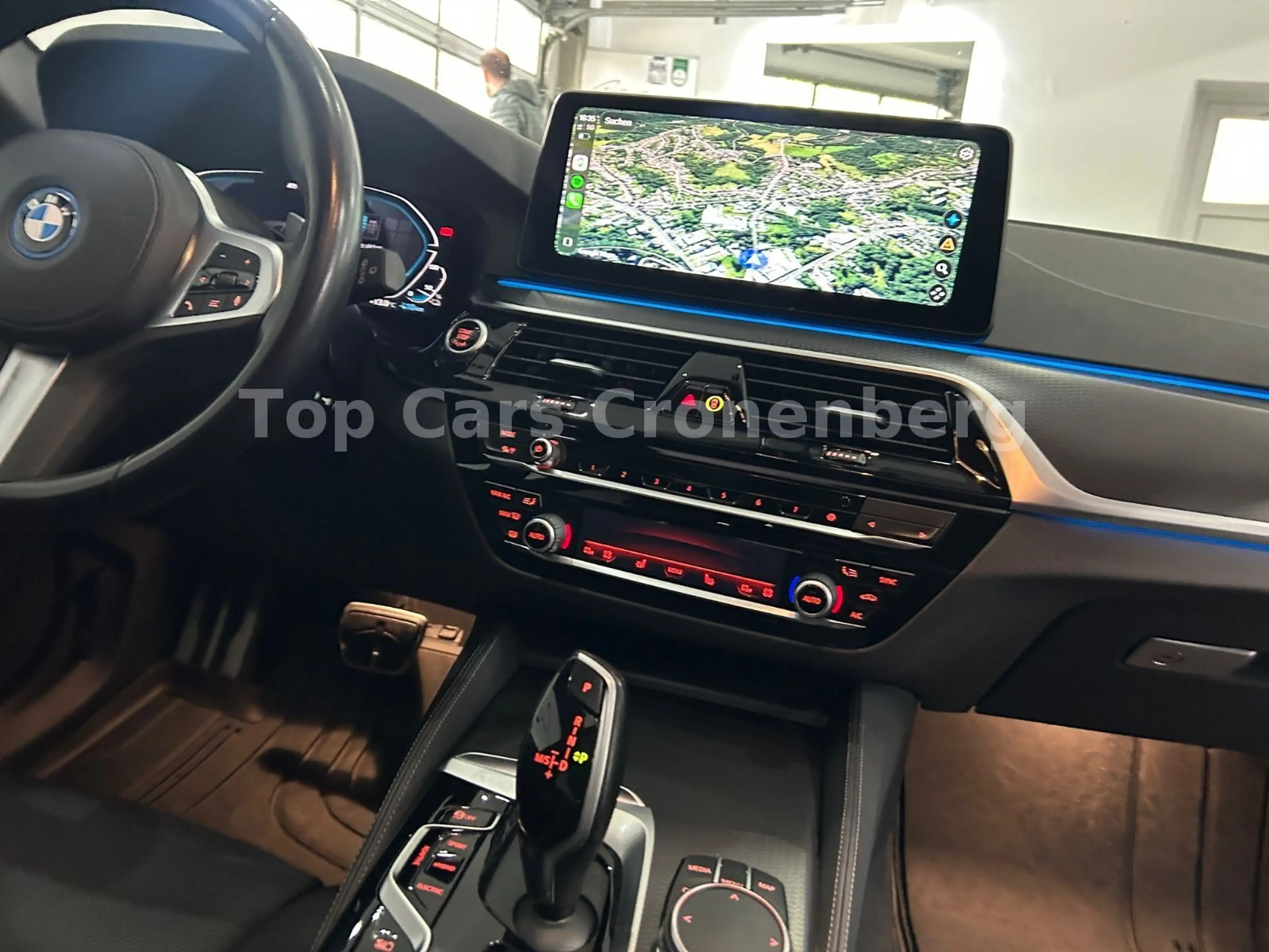 BMW 530 e xDrive M Sport*Panorama*LED*HeadUp*AHK*Kam — photo 12
