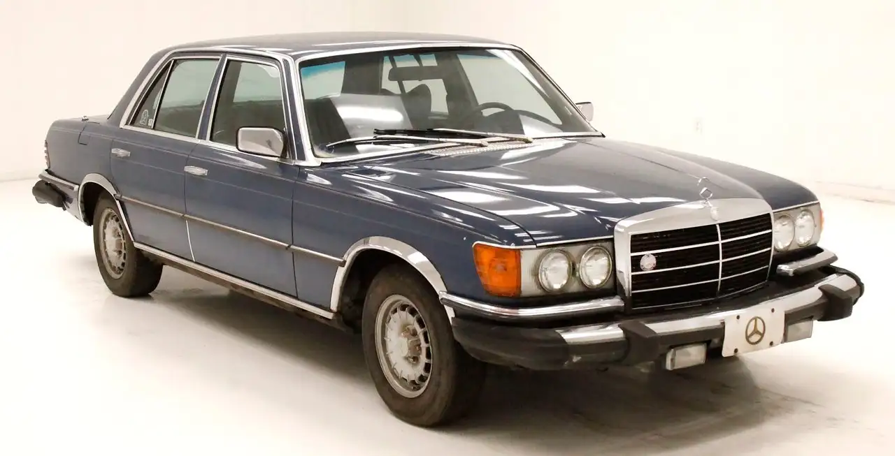 Mercedes-Benz 300SD Sedan, foto 6