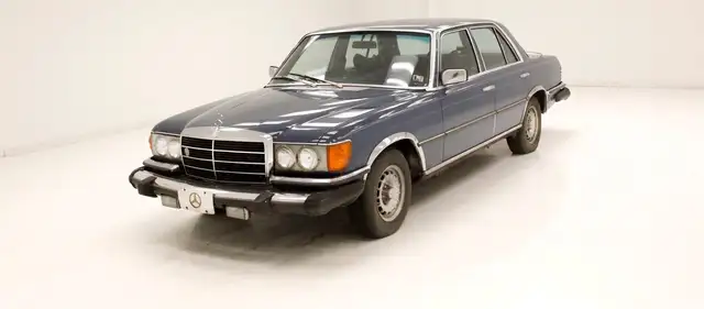 Mercedes-Benz 300 300SD Sedan