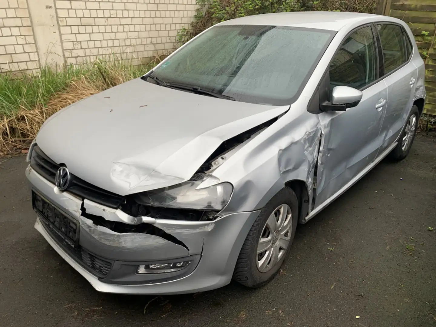 Volkswagen Polo Trendline Unfallfahrzeug mit Blechschaden Argent - 2