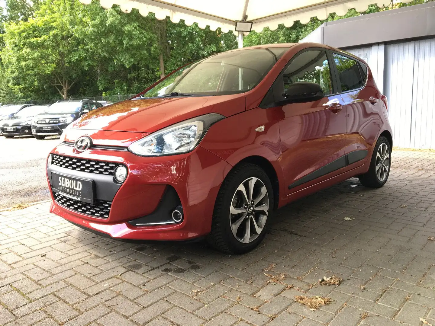 Hyundai i10 Passion +/Autom/Navi-Bluetooth/Sitzh/PDC Červená - 1