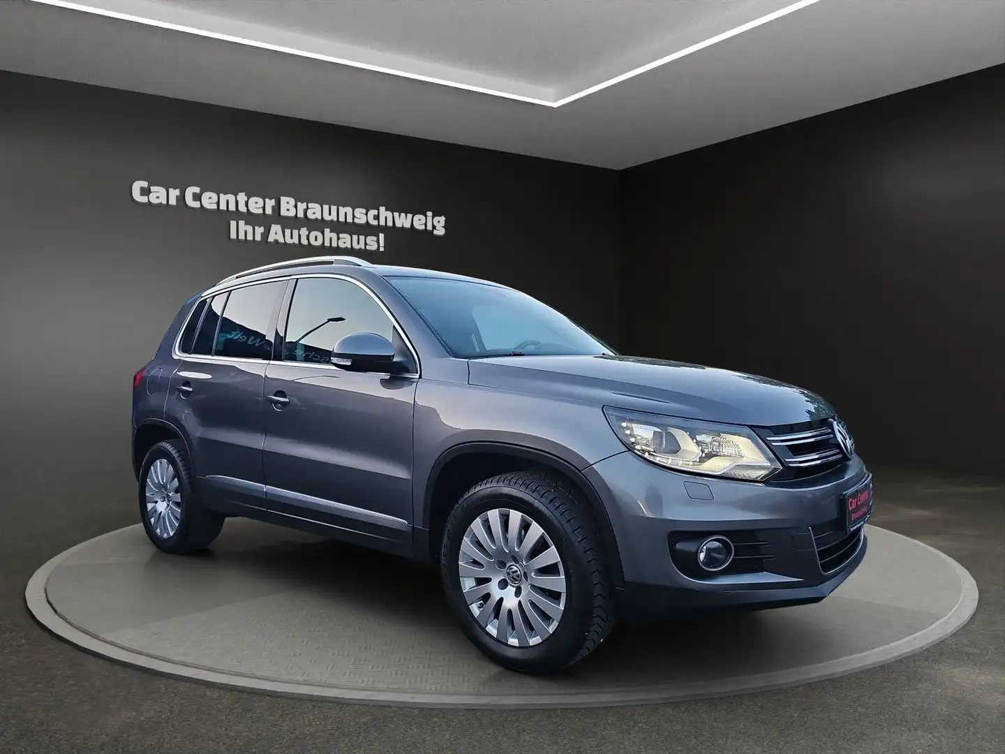 Volkswagen Tiguan 2.0 TDI DSG 4Motion Sport & Style+AHK+Kam Grau - 2