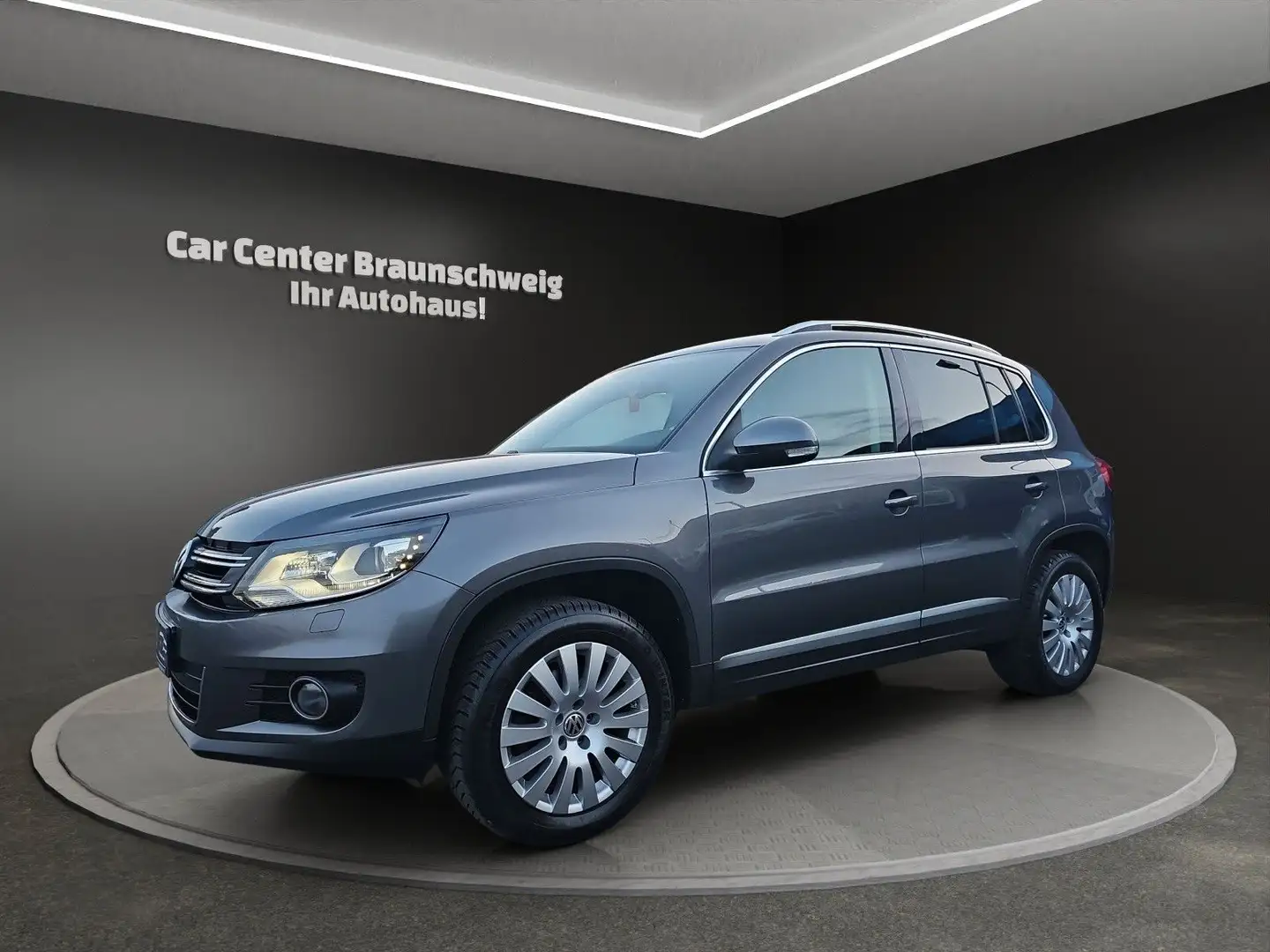 Volkswagen Tiguan 2.0 TDI DSG 4Motion Sport & Style+AHK+Kam Grau - 1