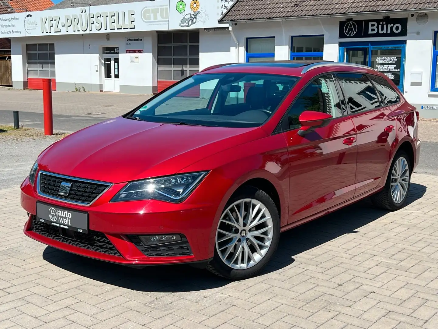 SEAT Leon ST+LED+Navi+ACC+Spurh.+Pano+Zahnriemen neu Rojo - 1