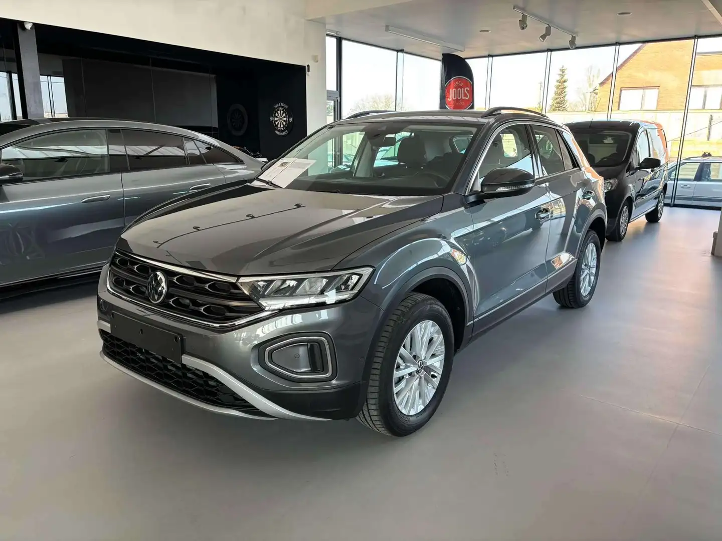 Volkswagen T-Roc 1.5 TSI Camera/Led/Navigatie/Apple/Android/zetelve Grijs - 1