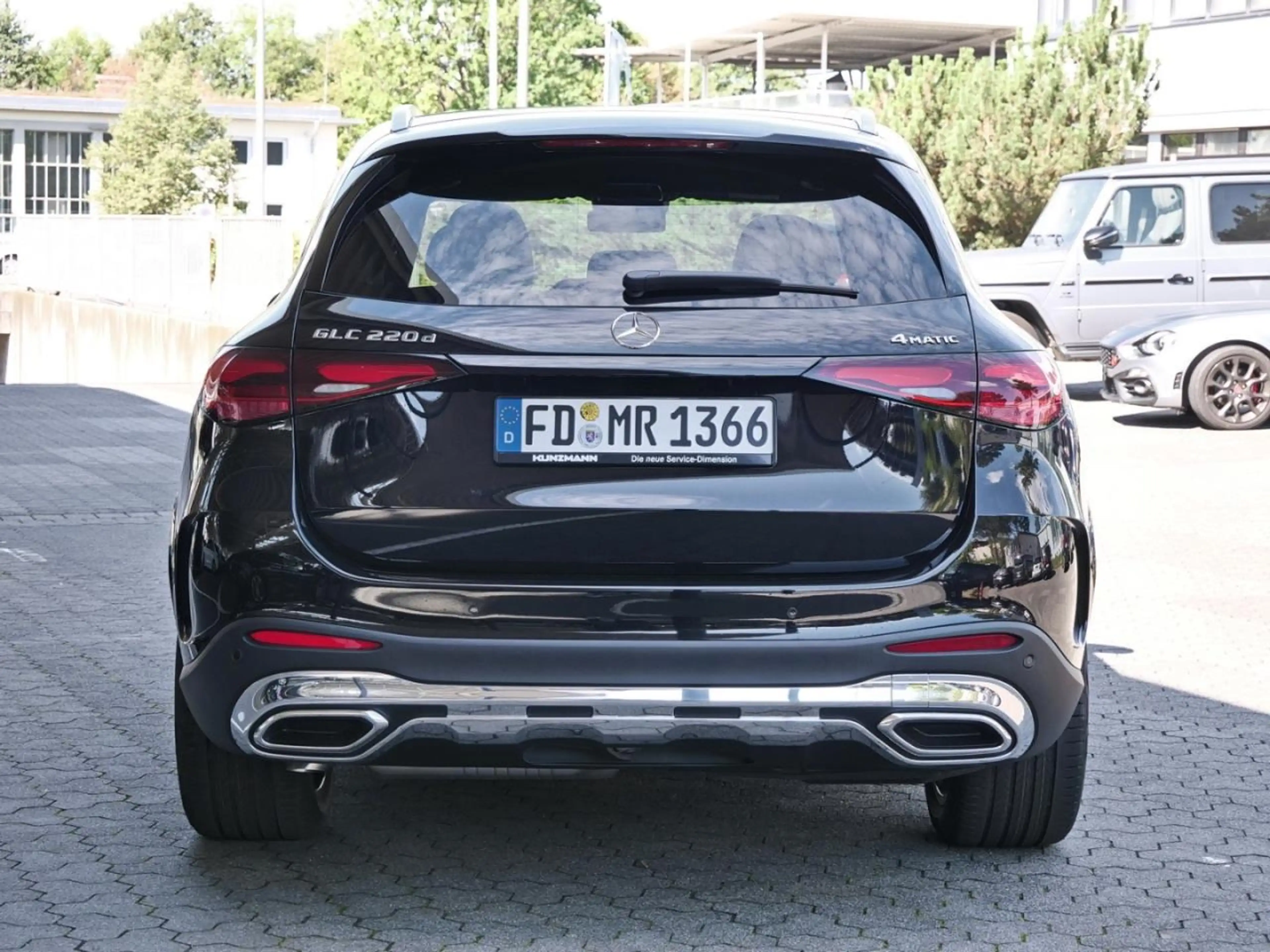Mercedes-Benz GLC 220 d 4MATIC AMG Distronic Panorama 360° AHK — photo 4