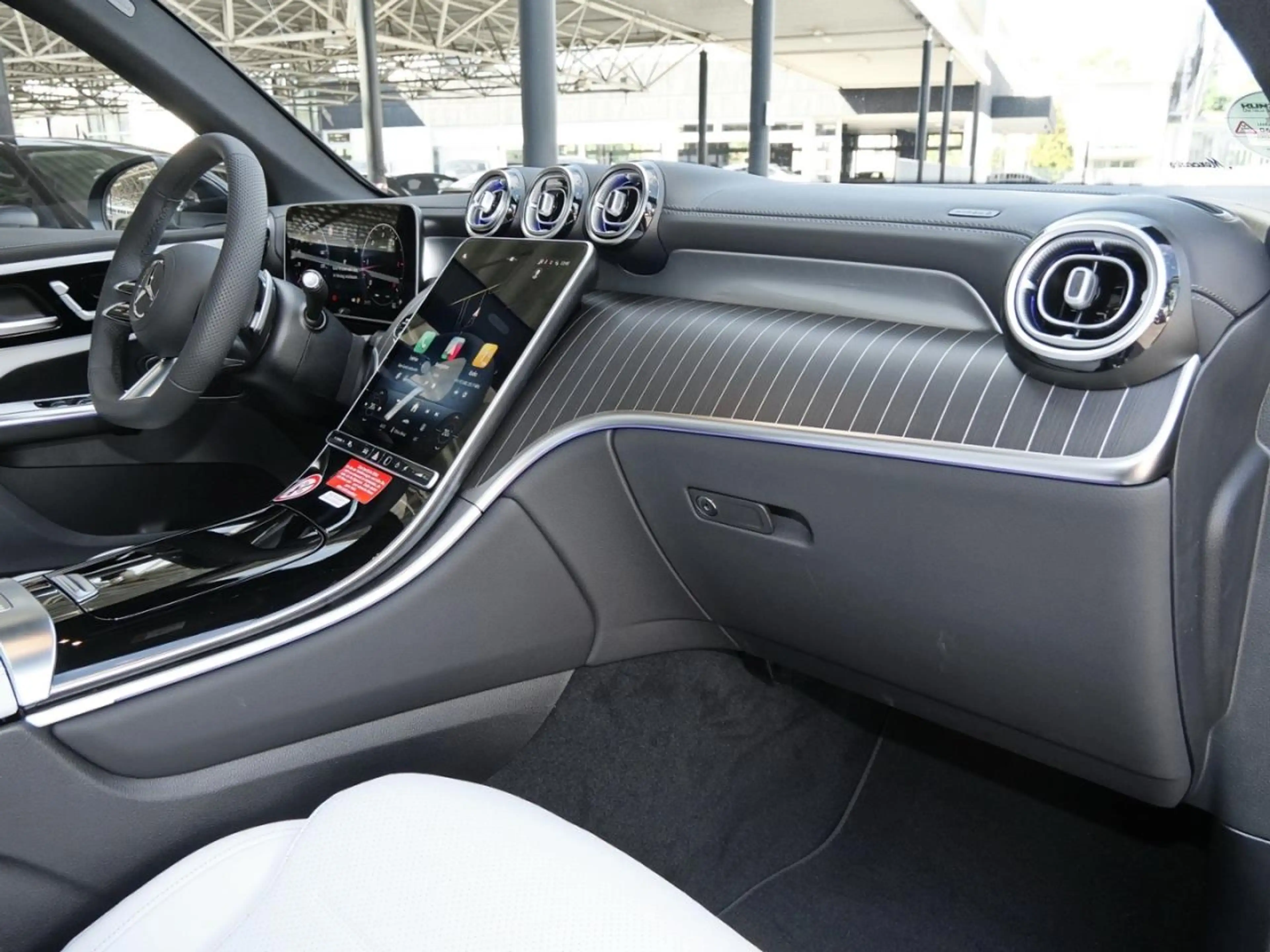 Mercedes-Benz GLC 220 d 4MATIC AMG Distronic Panorama 360° AHK — photo 15