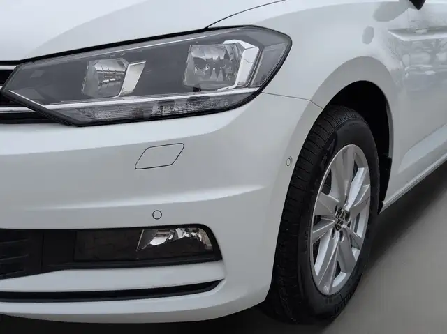 Volkswagen Touran view 13