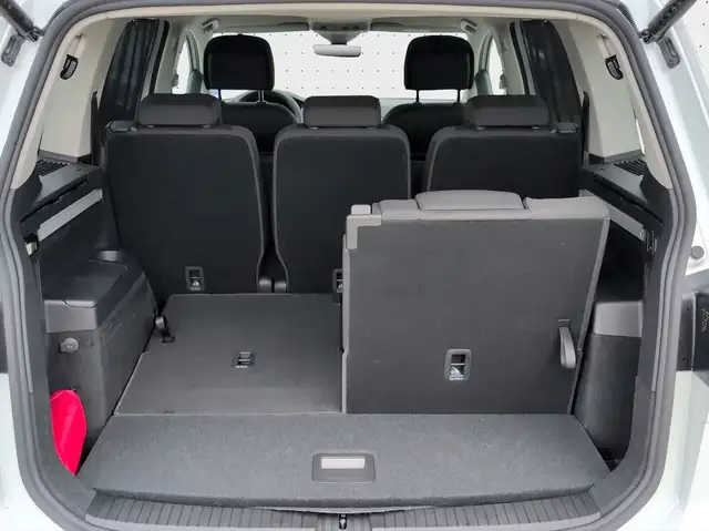 Volkswagen Touran view 11