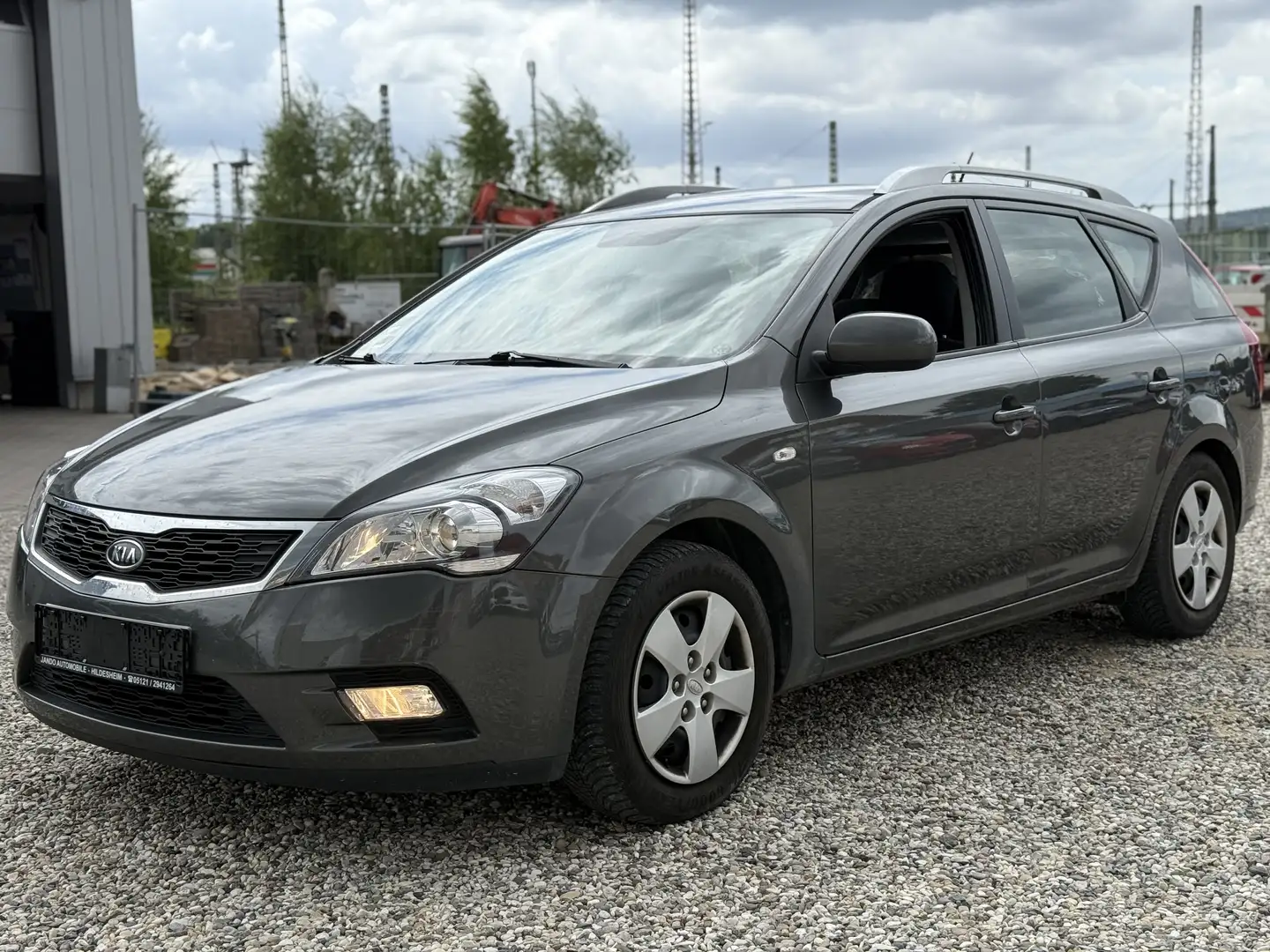 Kia Ceed SW / cee'd SW Vision nur für Gewerbe und Export Gris - 1