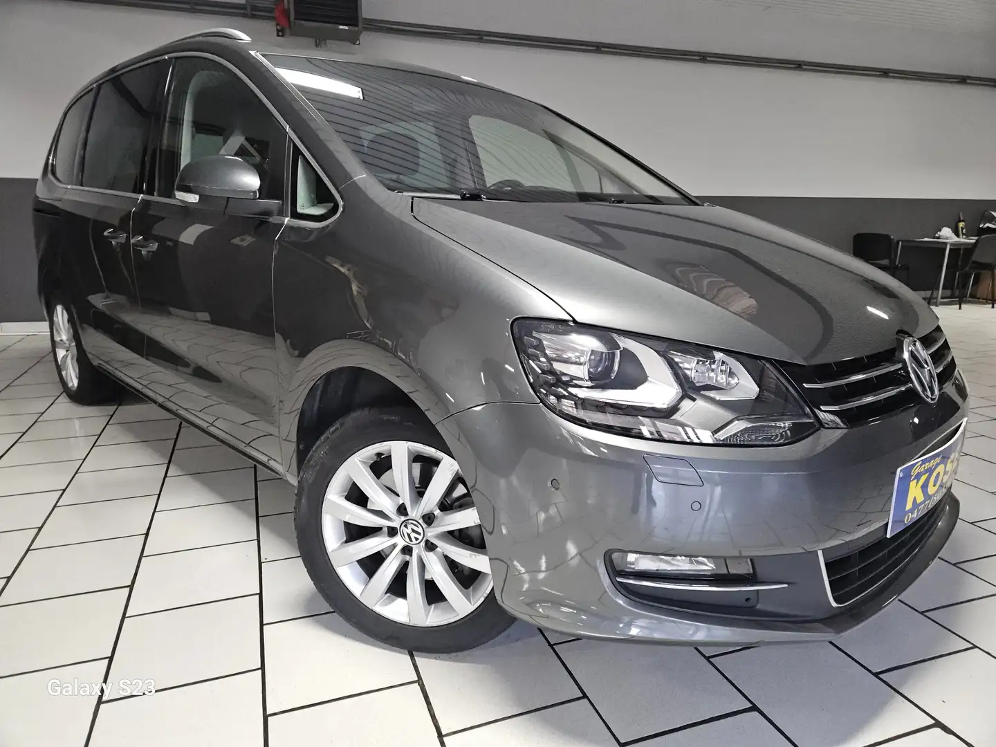 Volkswagen Sharan 2.0 CR TDi DSG//NAVIGATION/CLIMATISATION/1ERE MAIN Gris - 1