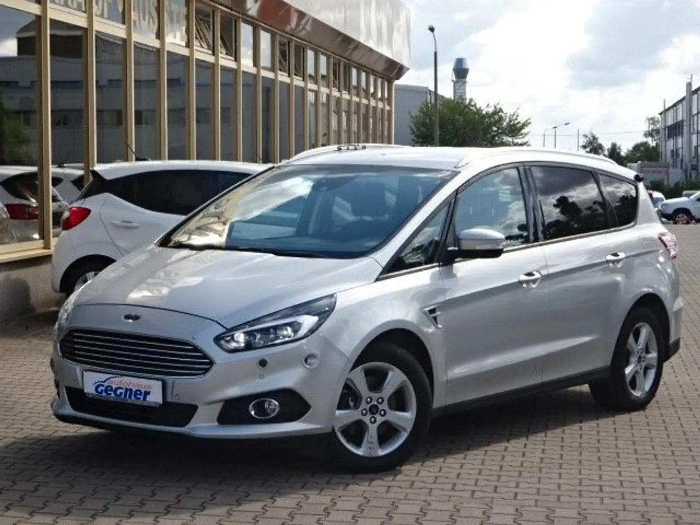 Ford S-Max 190PS Autm. Business Navi LED SHZ Gümüş rengi - 2