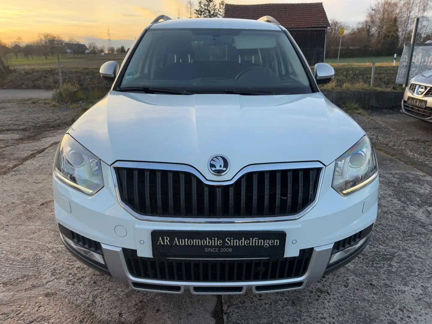 Skoda Yeti Ambition Outdoor 4x4 DSG*XEN*NAV* Blanc - 2
