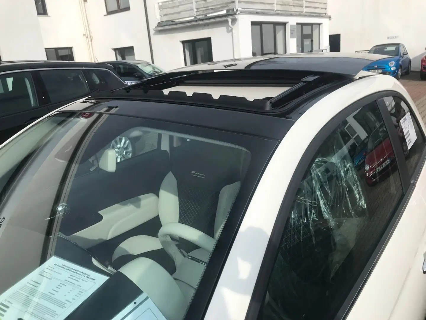 Fiat 500 Dolcevita, el. Panoramaglasdach, PDC h Weiß - 1