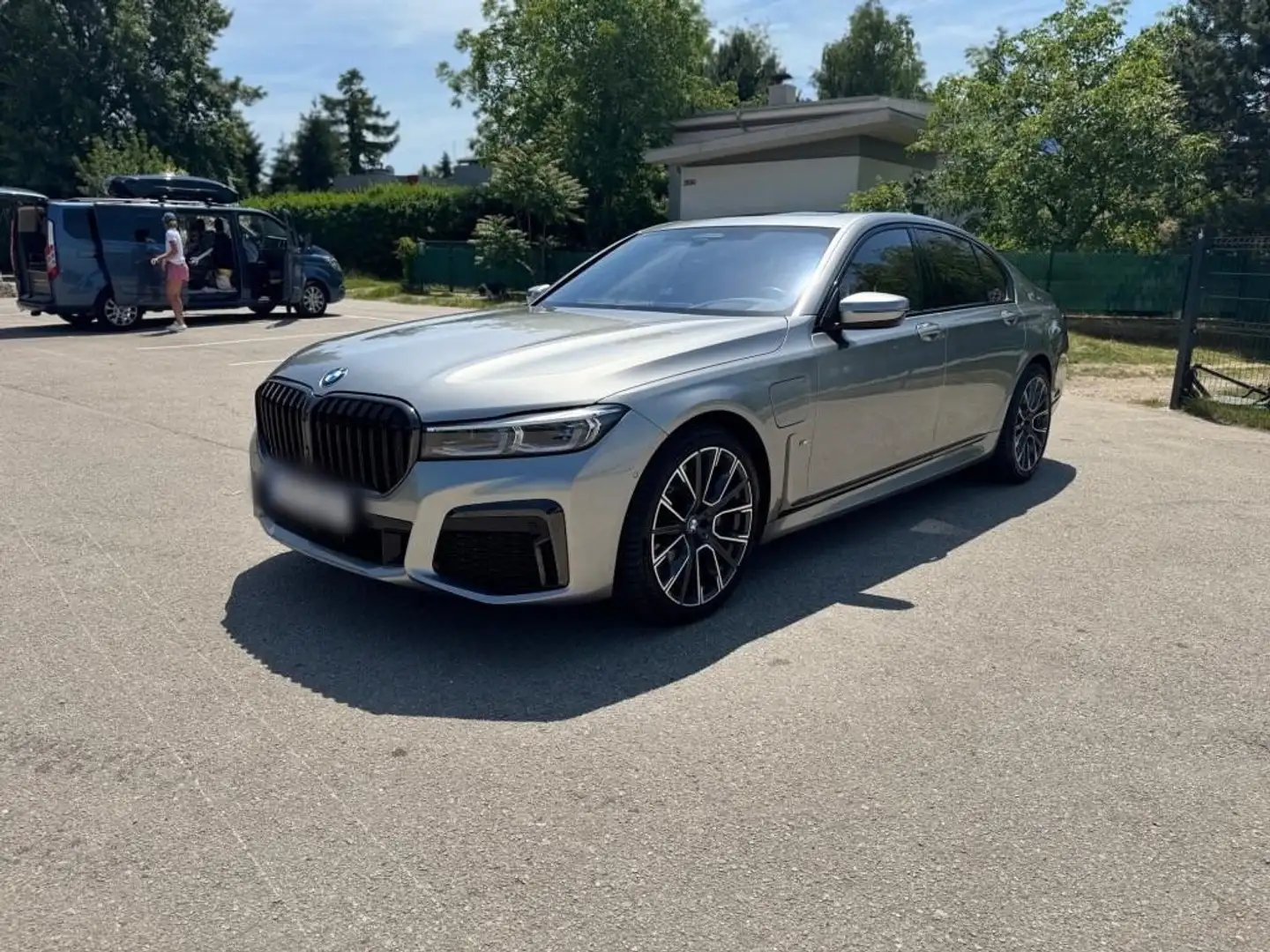 BMW 745 745e Grau - 2