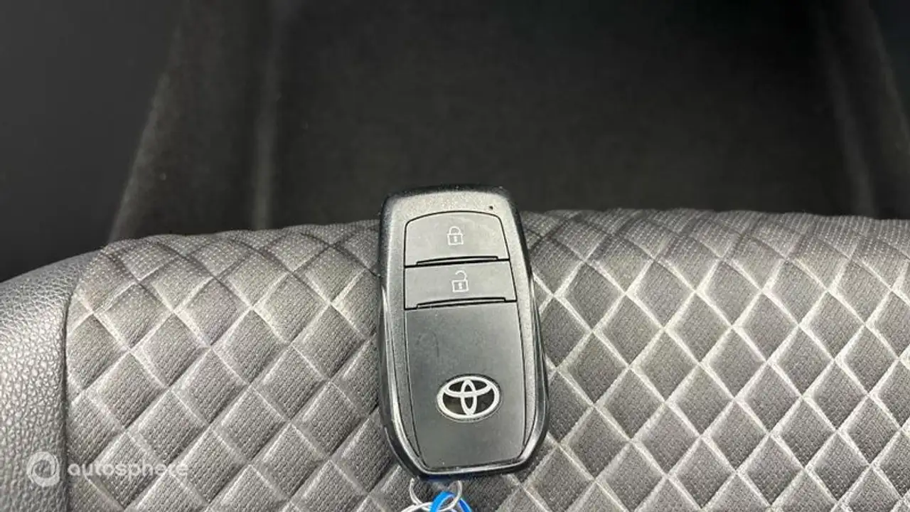 Toyota Yaris Yaris — photo 16