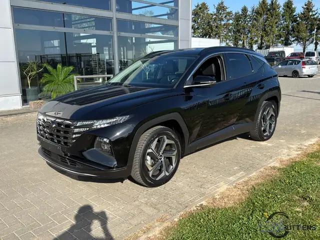 Hyundai TUCSON T-GDi Shine HEV 6AT